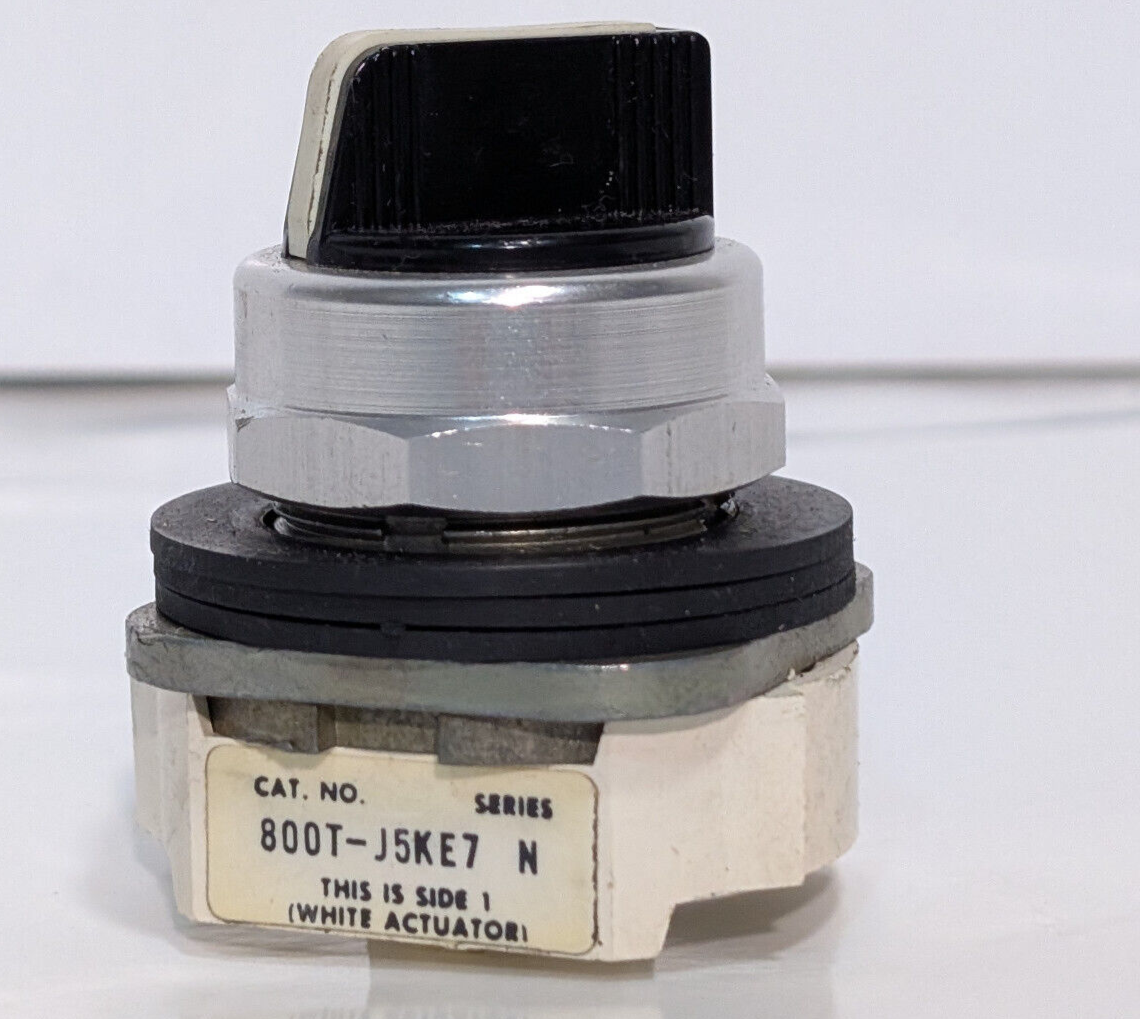 Allen Bradley 800T-J5KE7, Series N, Rotary Selector Switch, White Actuator