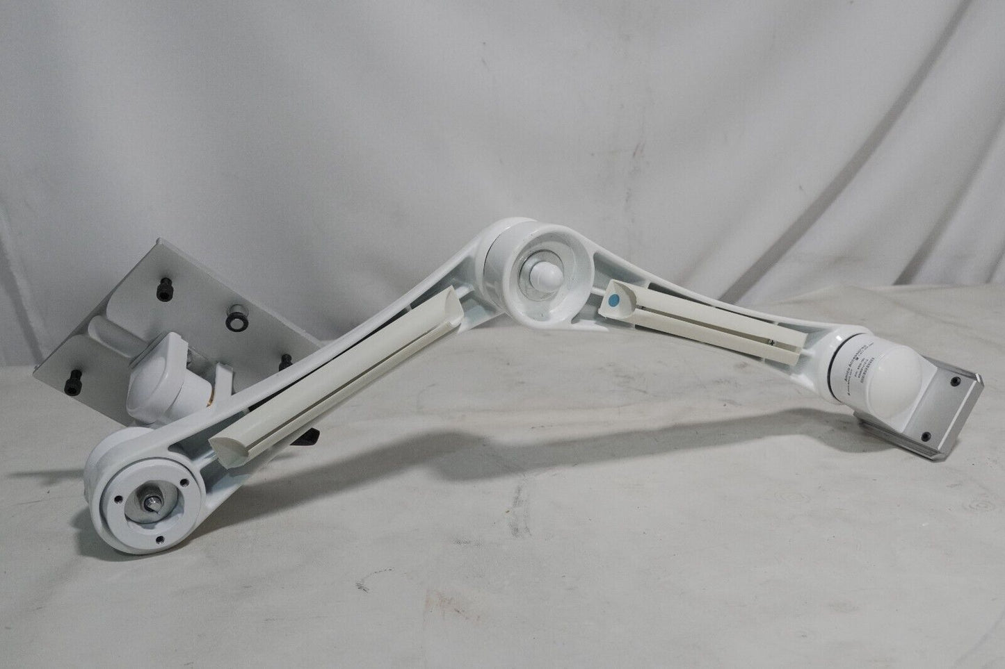 Amico SSM-150 side to side monitor arm