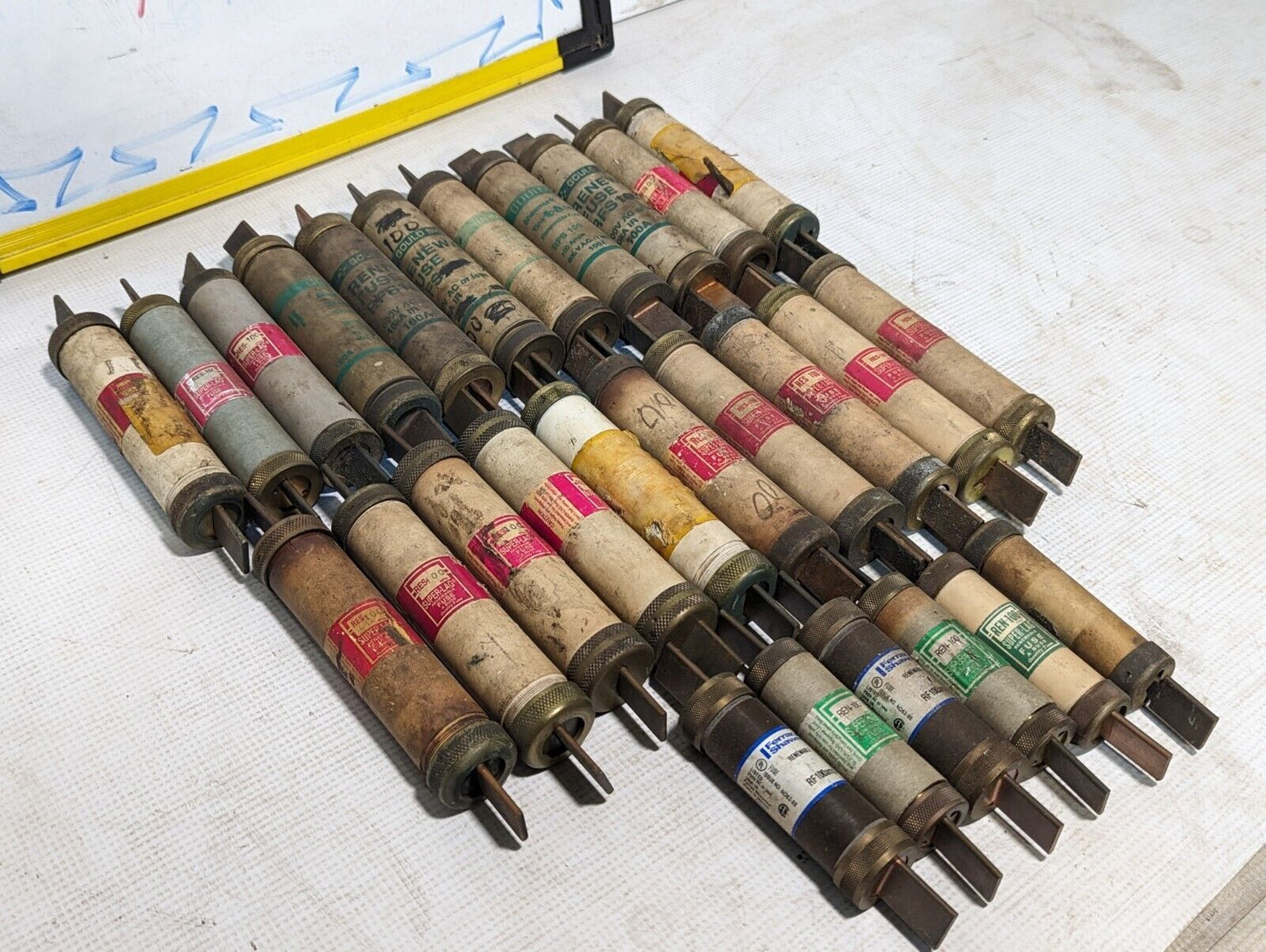 Lot of 27 Assorted Renewable Bussmann and Ferraz Shawmut Fuses - Free Shipping