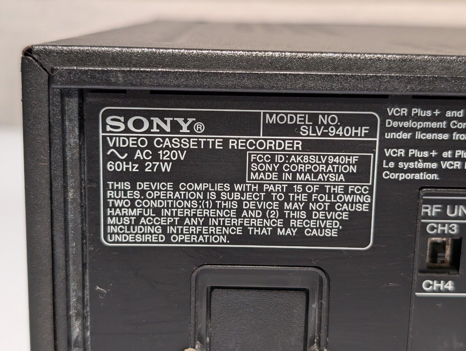 Sony SLV-940HF VCR-Plus Hi-Fi Stereo VHS VCR, Flying Erase Head, No power cord