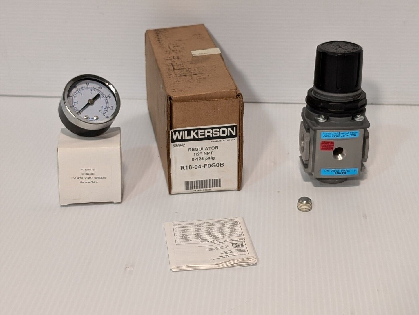 Wilkerson R18-04-F0G0B Air Pressure Regulator w/Pressure Gauge - Free Shipping