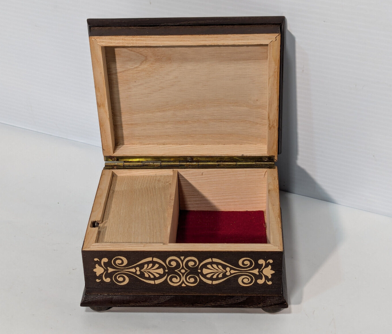 Vintage 70s "I'd Like To Teach The World To Sing" Musical Partridge Jewelry Box