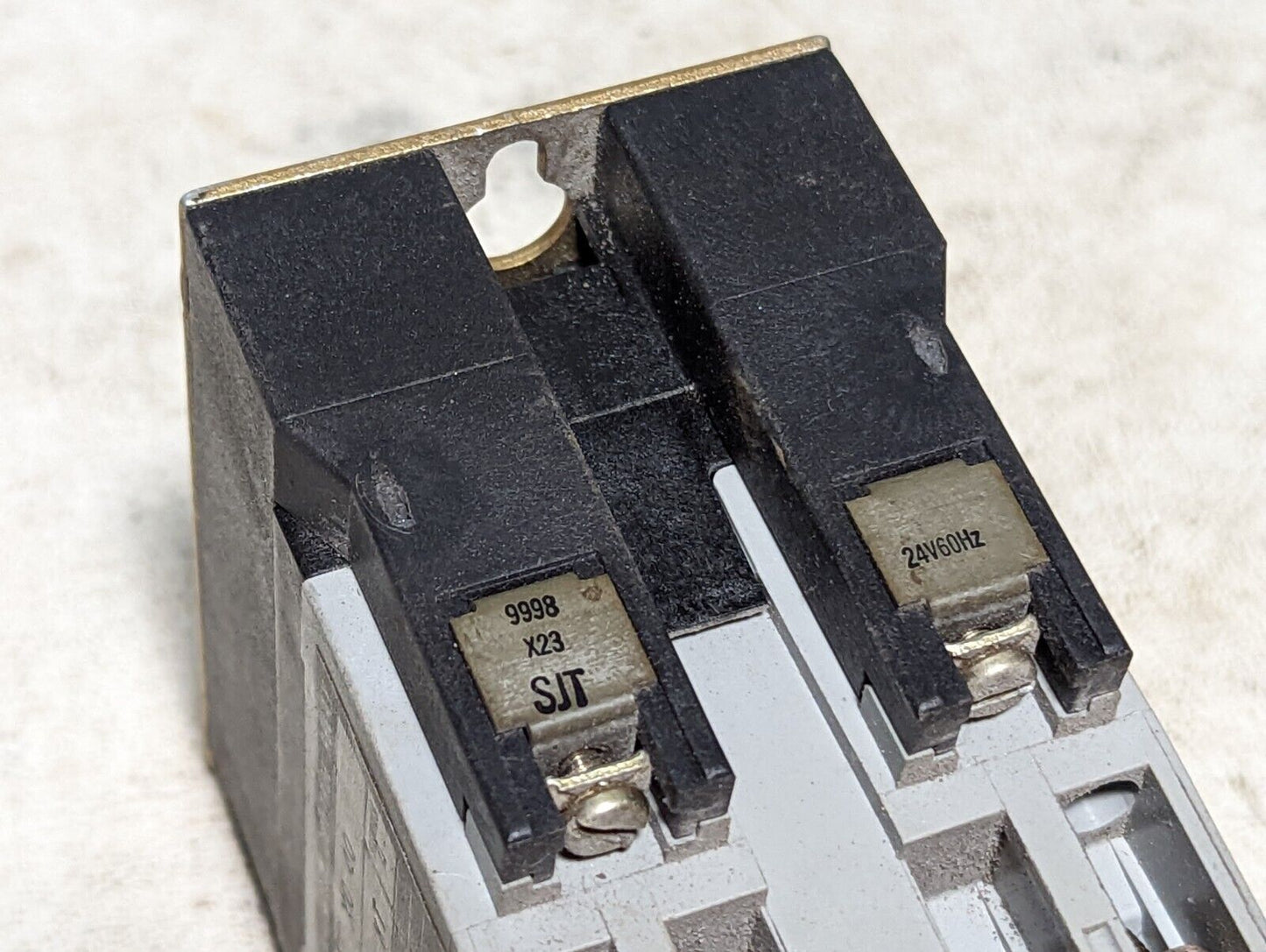 Square D 8501-X040 industrial control relay, form HT