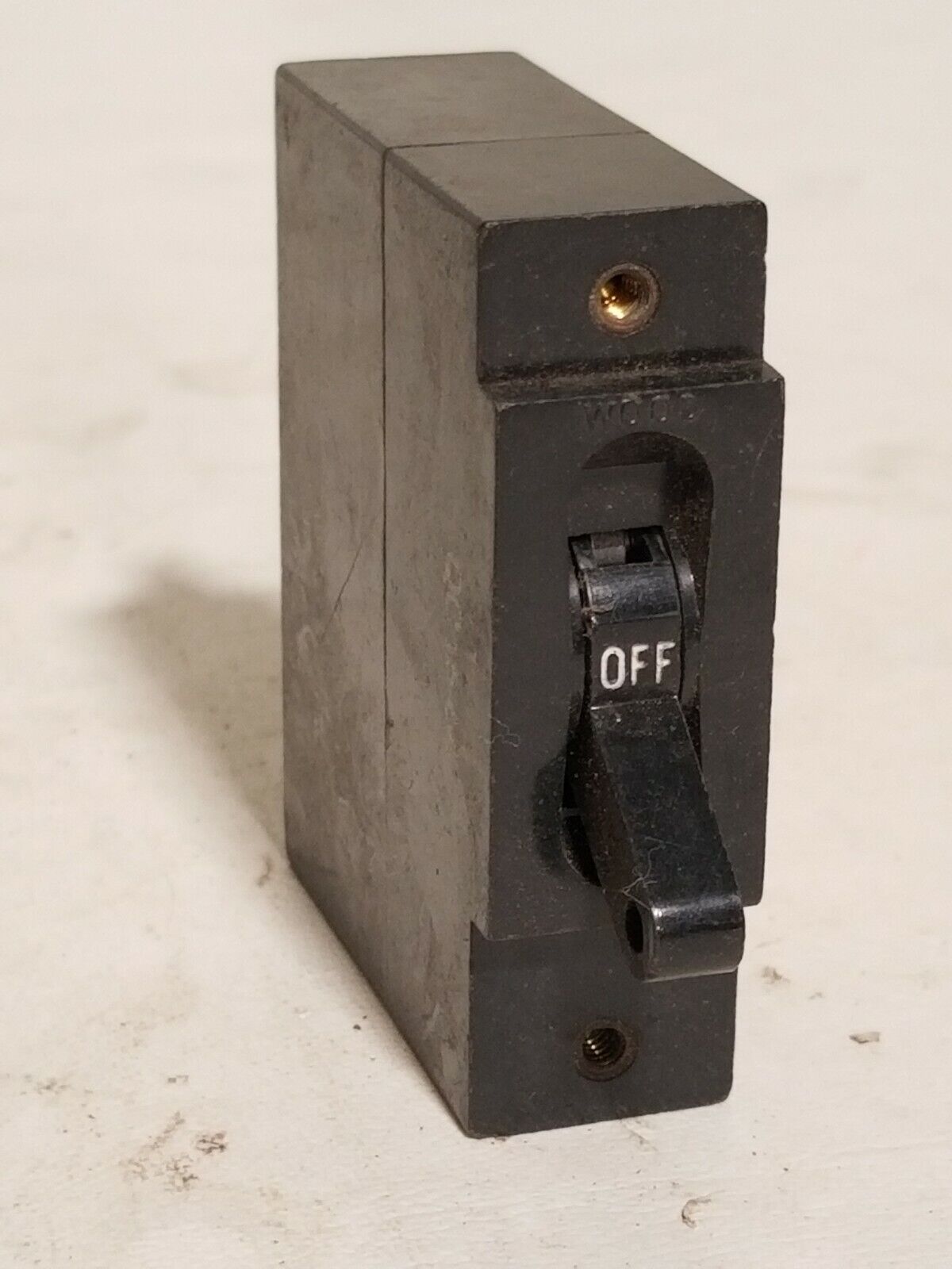 Wood Electric 122-070-101 circuit breaker, 0.7A, 250VAC, 60Hz, curve 4, 1 pole