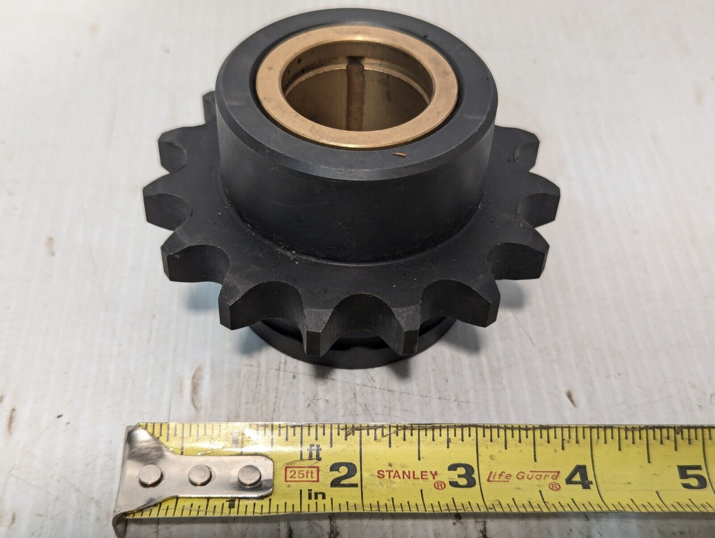 Unbranded Roller Chain Sprocket 15 Tooth 4" Diameter 1.25" Bore