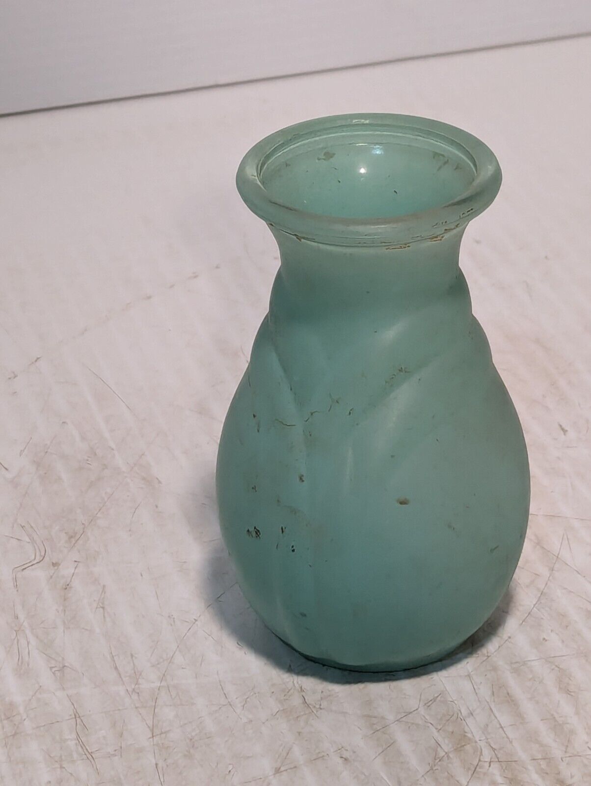 Vintage Antique Flower Vase, Light Green 5.5(H) X 3.5(W) Inches - Free Shipping