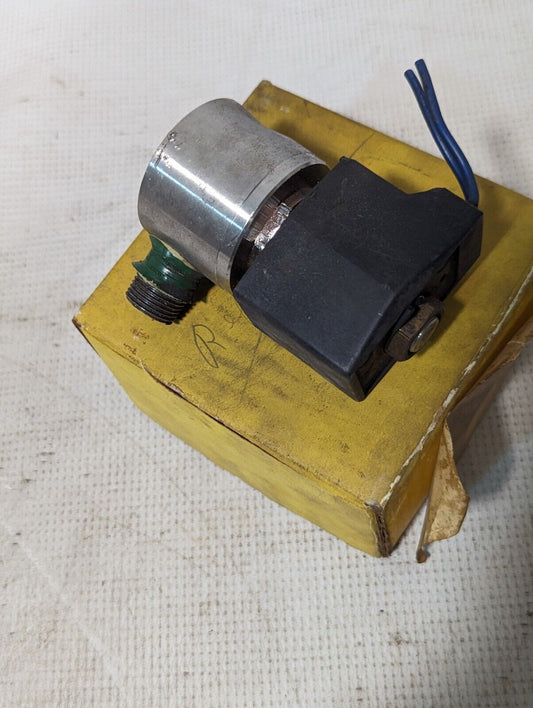 Solenoid Valve, Pneumatic, 100v-110v - Believed to be a CKD AB3X - Free Shipping