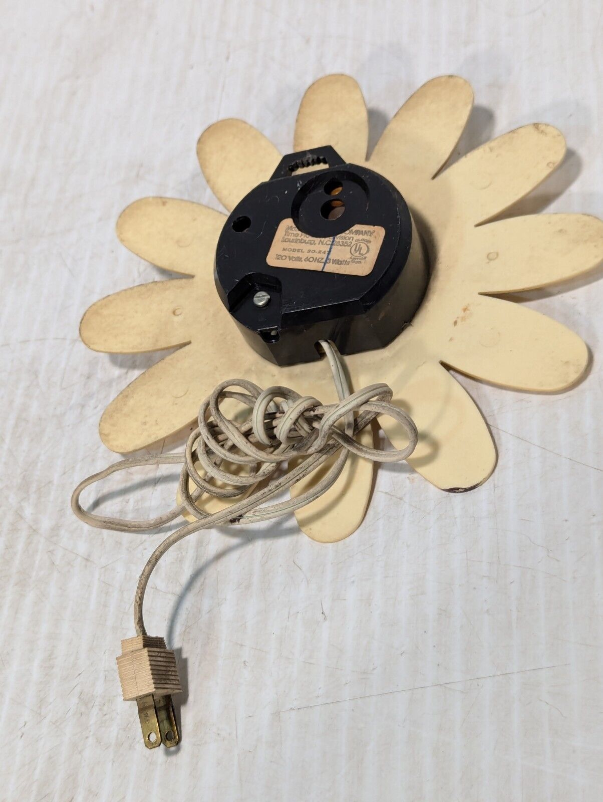 Vintage Antique Ingraham Clock, #30-242, Plastic, 120 Volts -Free Shipping