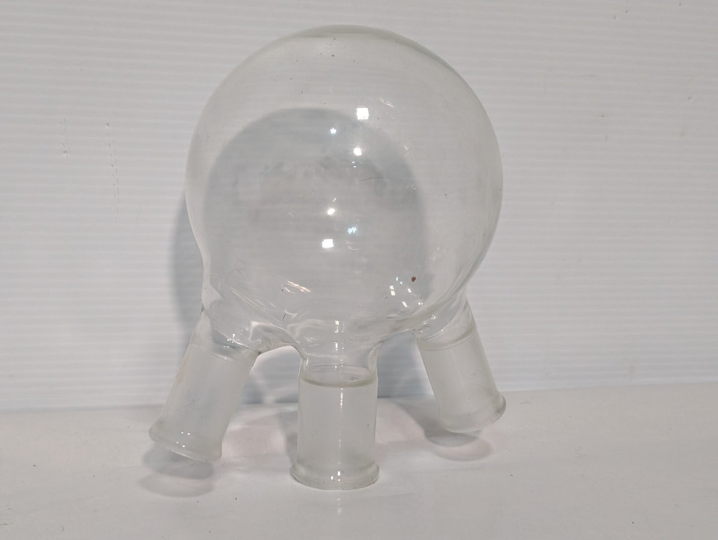 Unbranded 1000mL Round Bottom, 3-Neck Boiling Flask, Angled Joints