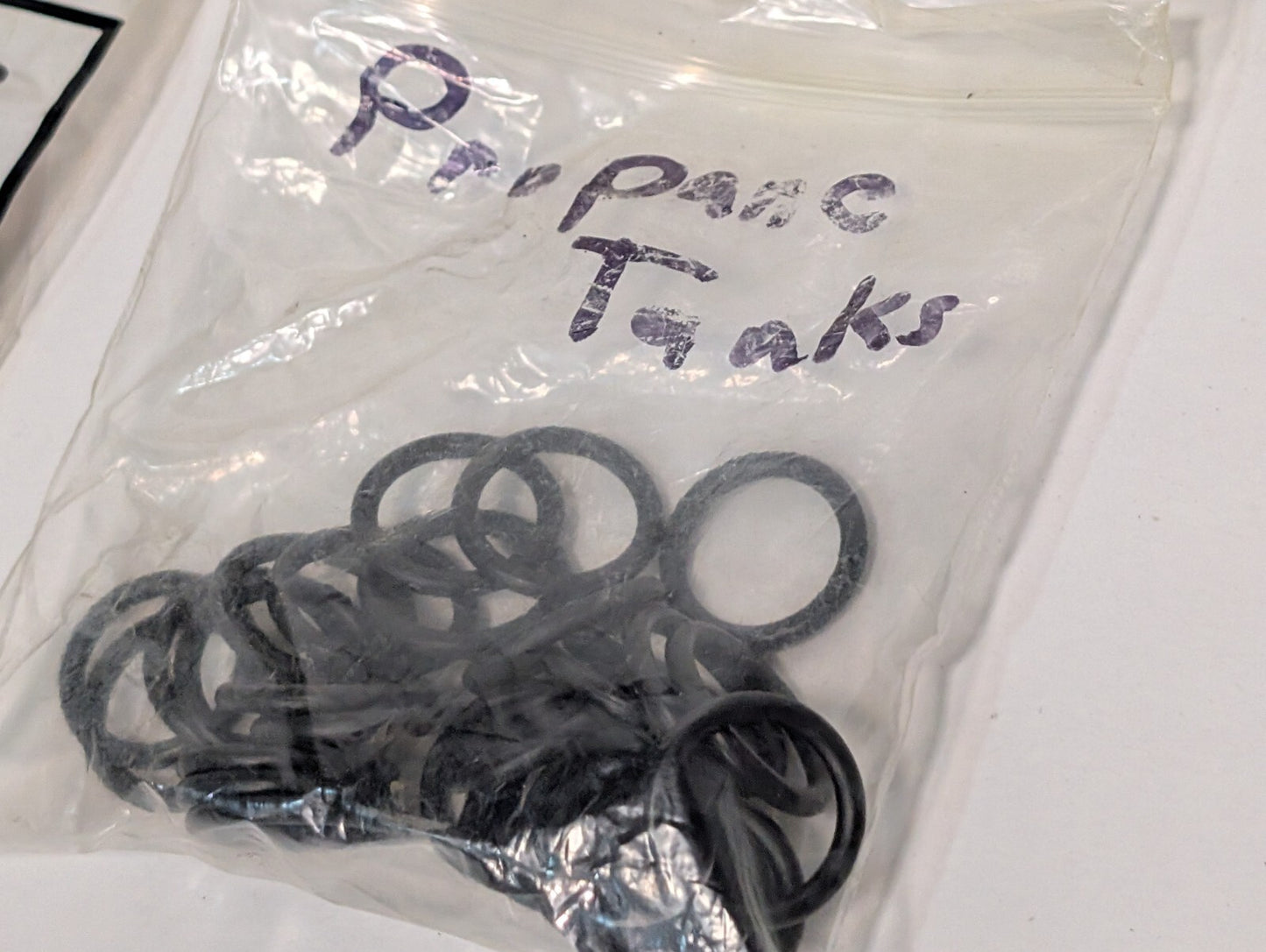 1 Package 20+ Unidentified Small O-Rings, See Pictures to Approximate Size