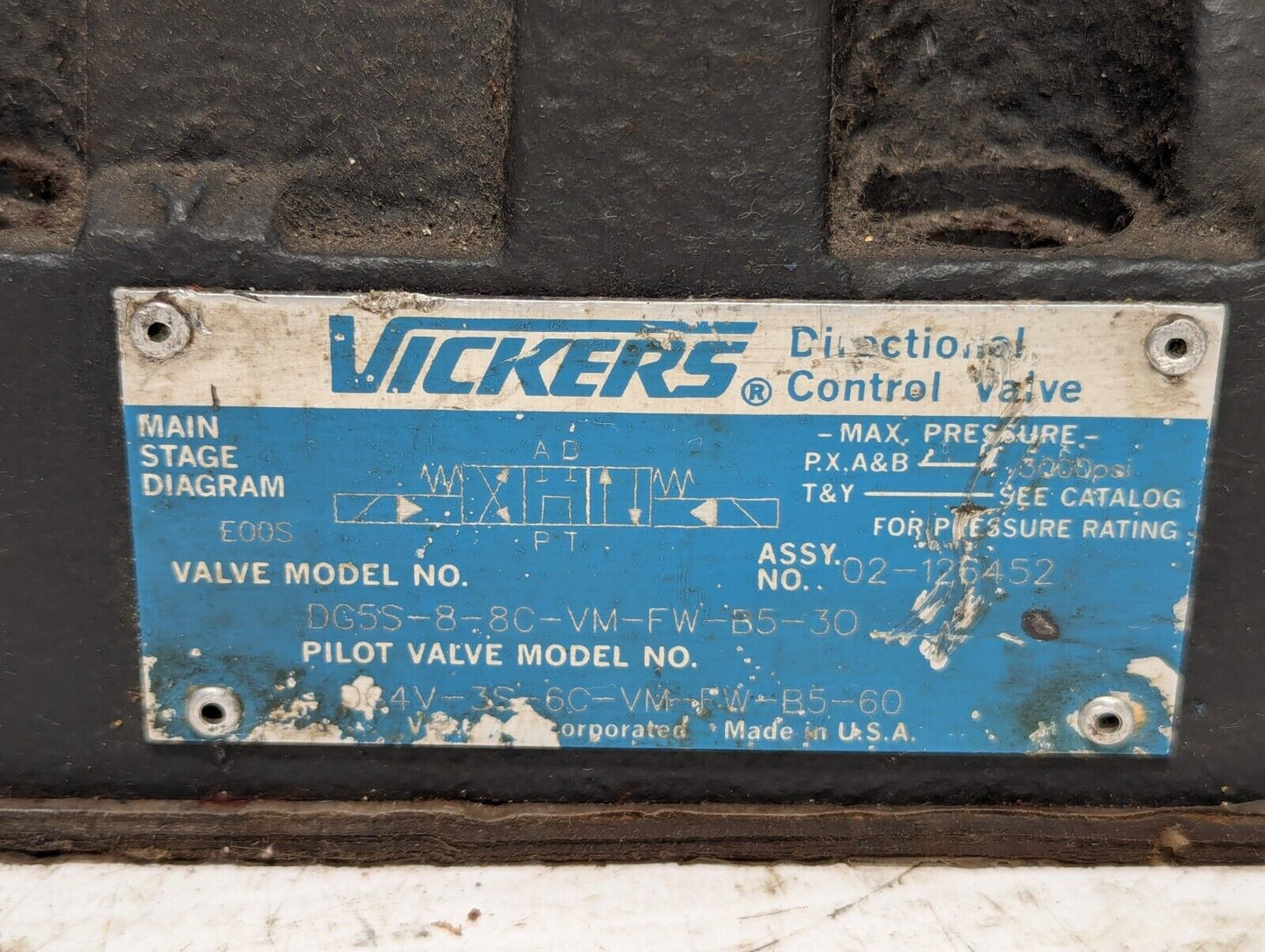 Vickers DG5S-8-8C-VM-FW-B5-30 Directional Solenoid Control Valve Assembly