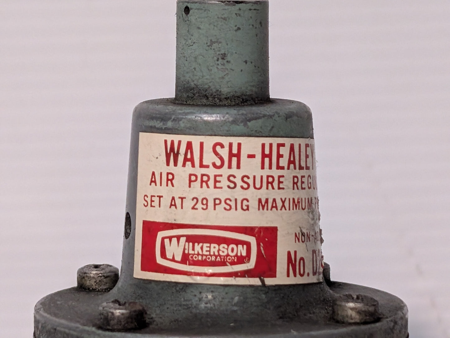 Wilkerson Corporation D2002-2 Air Pressure Regulator, Non-Adjustable, 29Psig Max