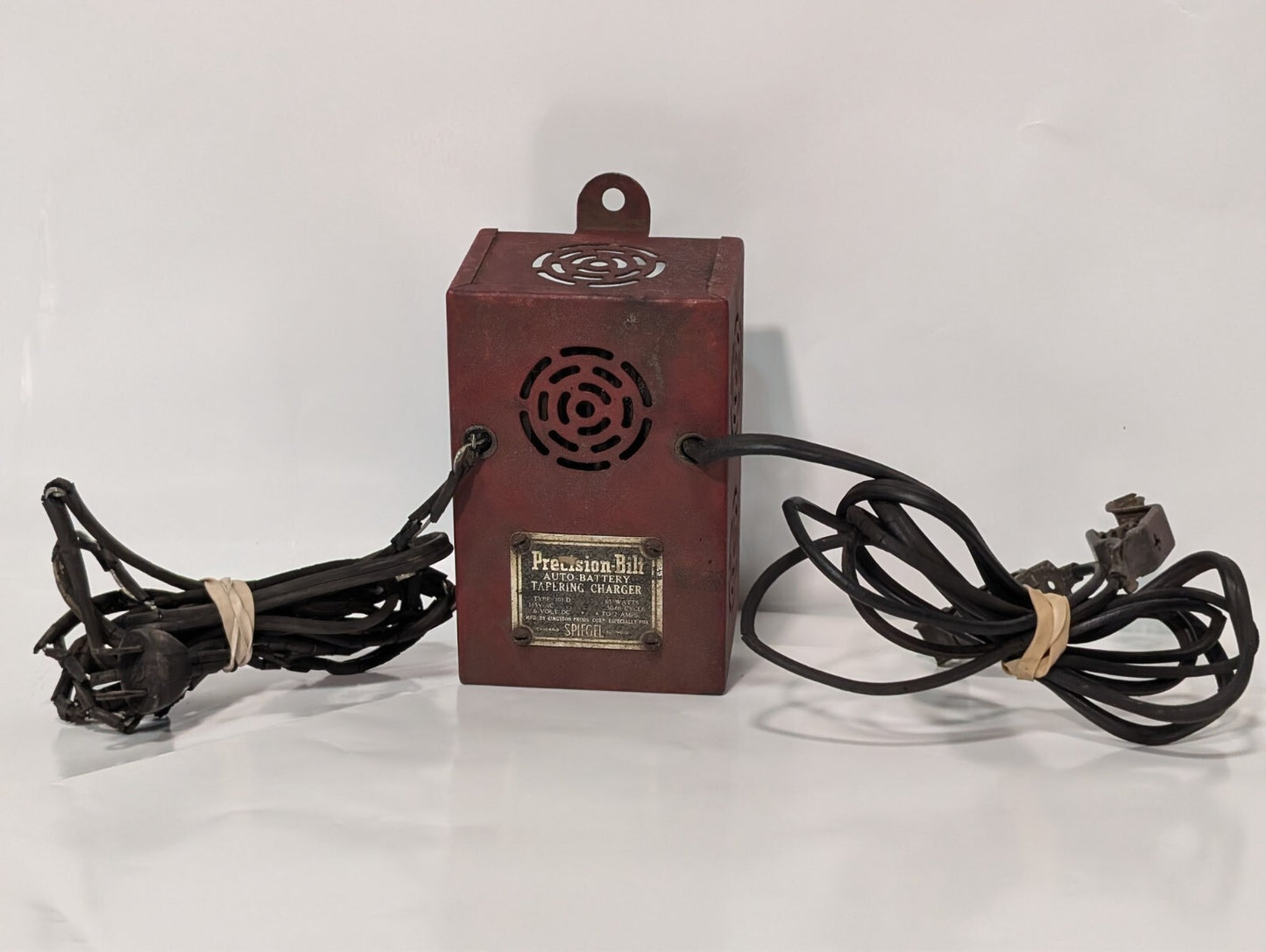 Vintage Precision-Bilt 101 D Auto-Battery Tapering Charger 115VAC 6VDC 2-4A