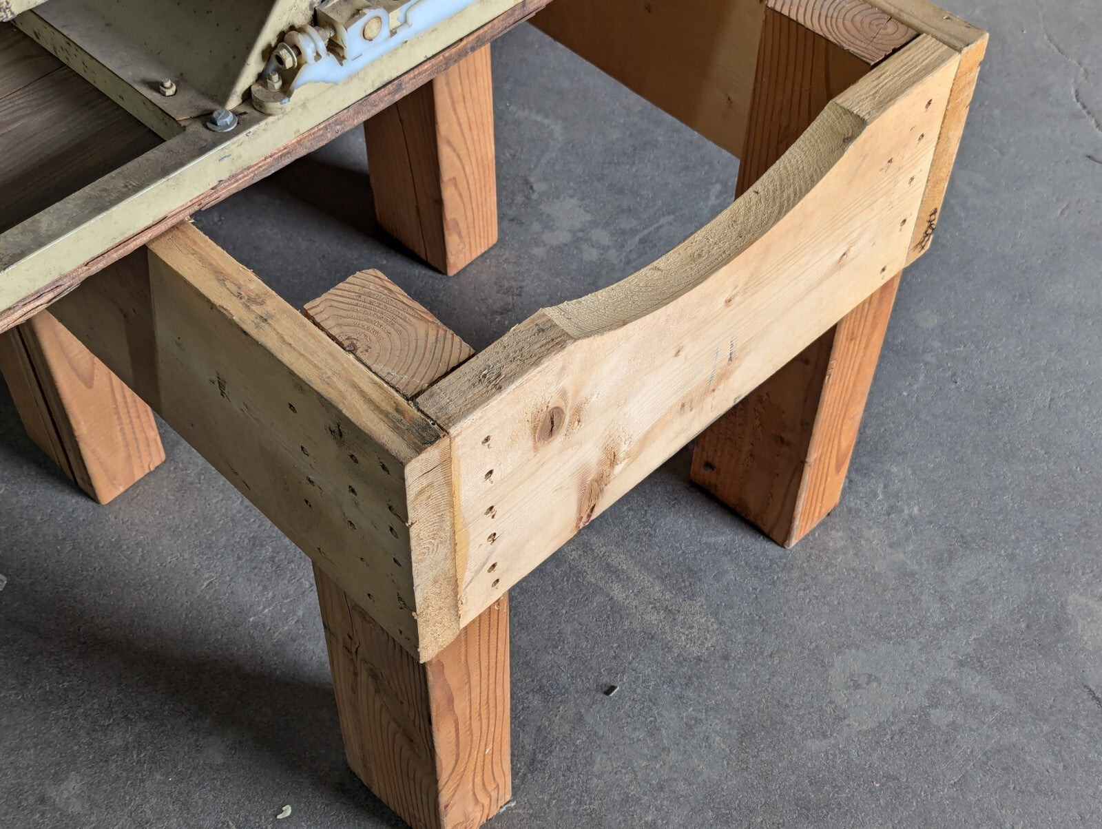 Steel Fruit Crusher with Stand for Pulping, Mashing, Grinding for Wine / Cider