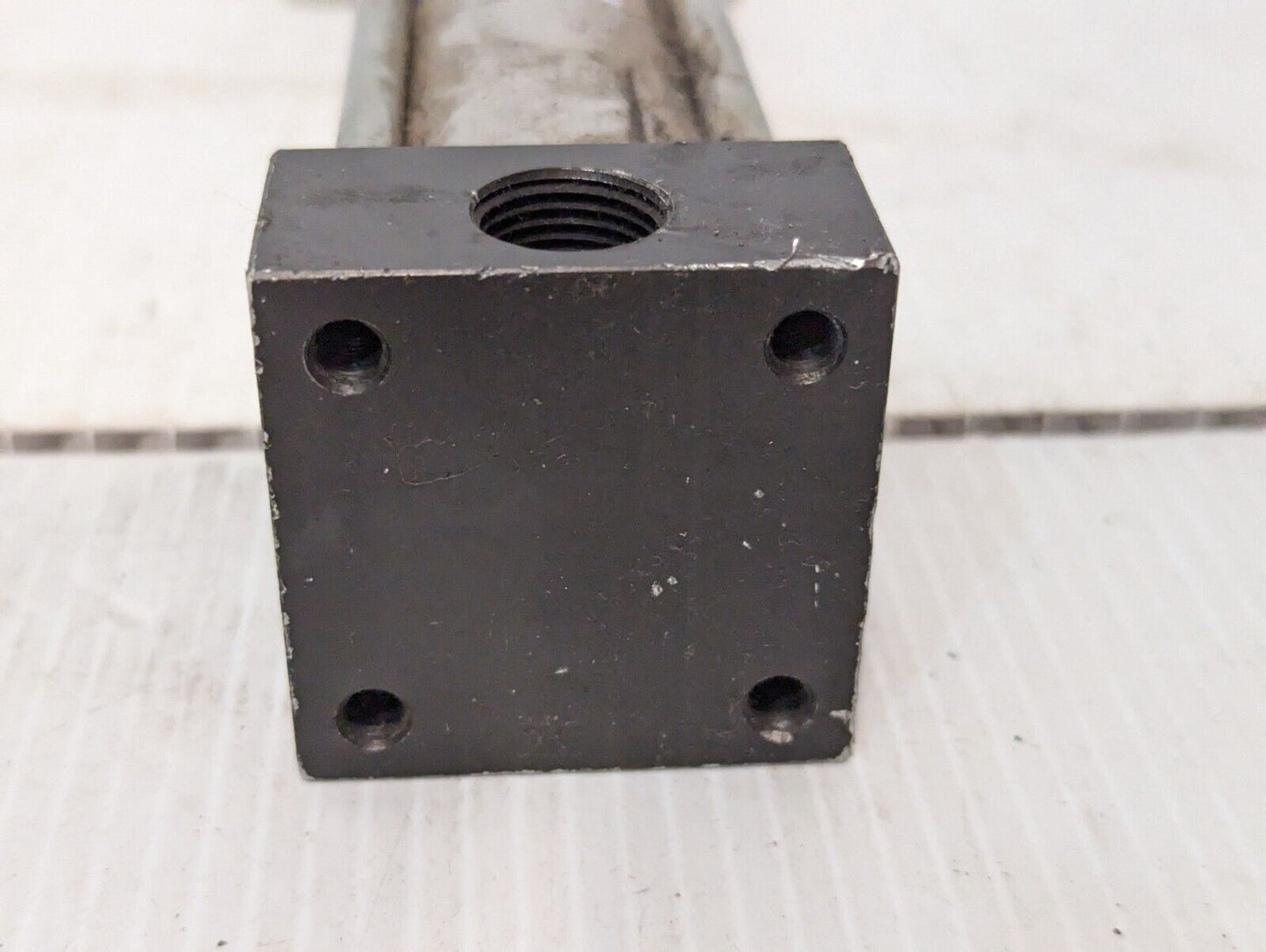 Unidentified 9" Hydraulic Cylinder - Free Shipping+Returns