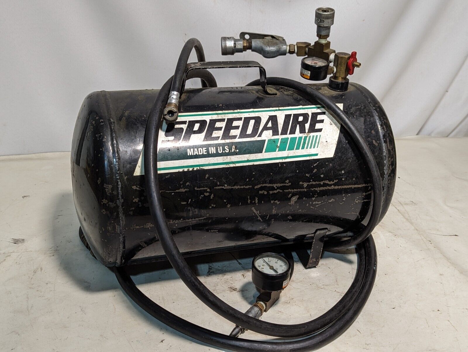 Speedaire 4F692(?) air tank