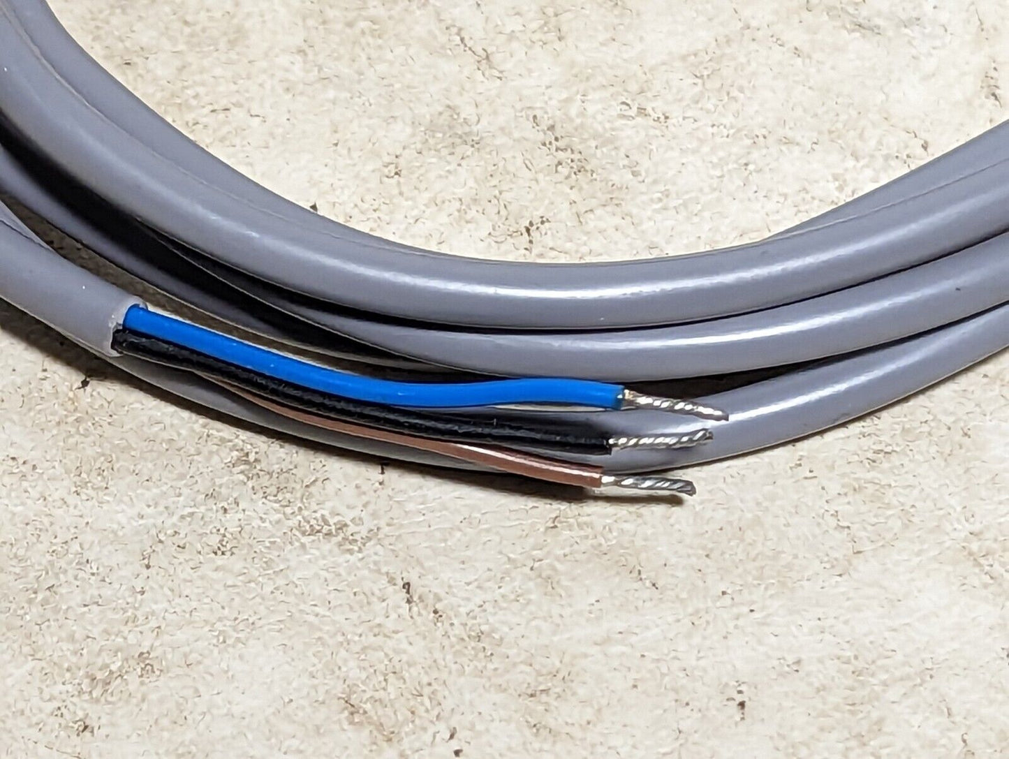 Kessler Ellis D18P proximity sensor, PNP type source