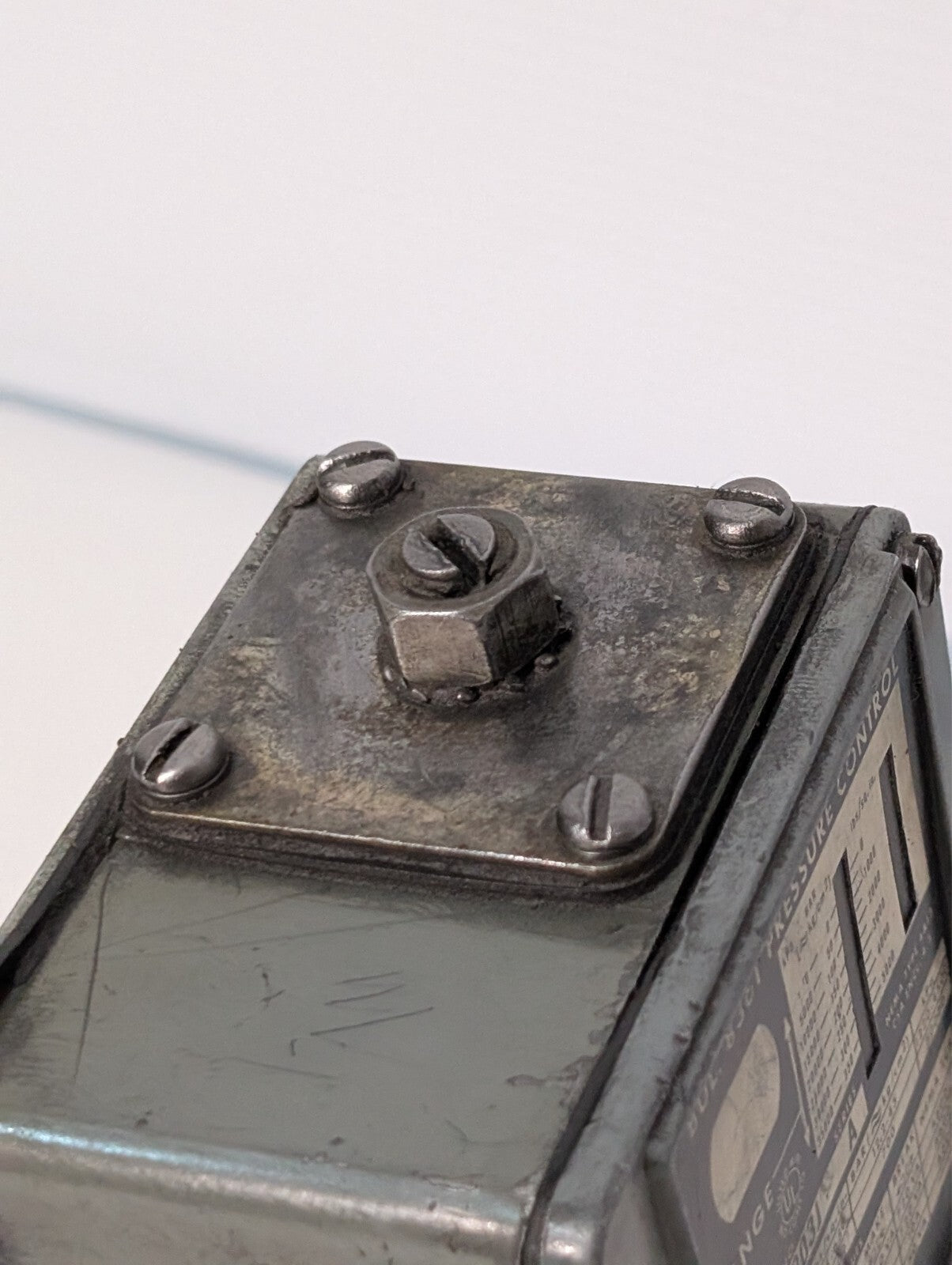 Allen Bradley 836T-T303J Series A Pressure Control Switch 175-650PSI Pilot Light