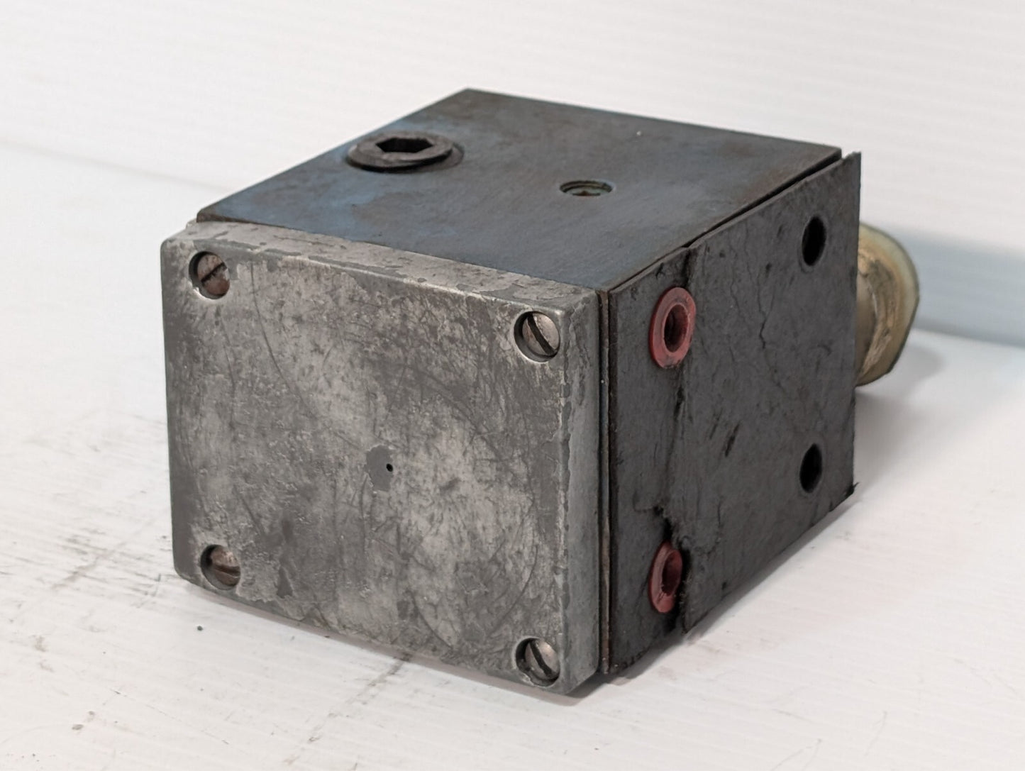 Vickers DG4S4 012A 50 Directional Control Pilot Solenoid Valve Two-Stage