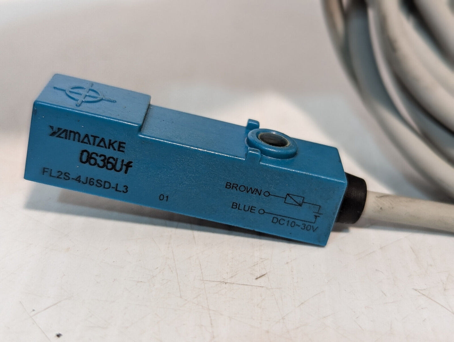 Yamatake Azbil FL2S-4J6SD-L3 Proximity Switch, 0636Uf -Free Shipping