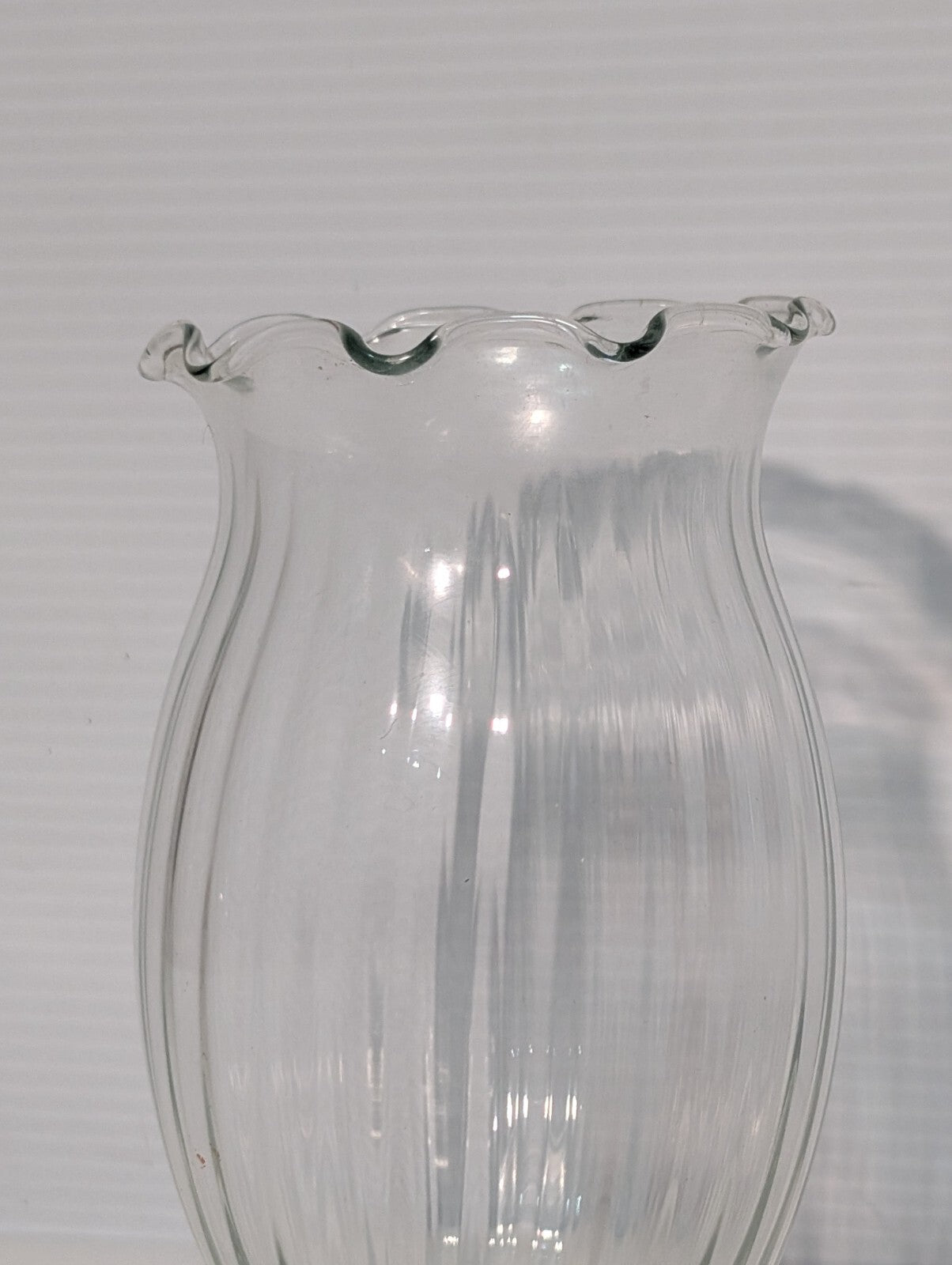 Vintage Ruffled, Ribbed, Fluted Beehive Glass Flower Vase 6.5" Tall