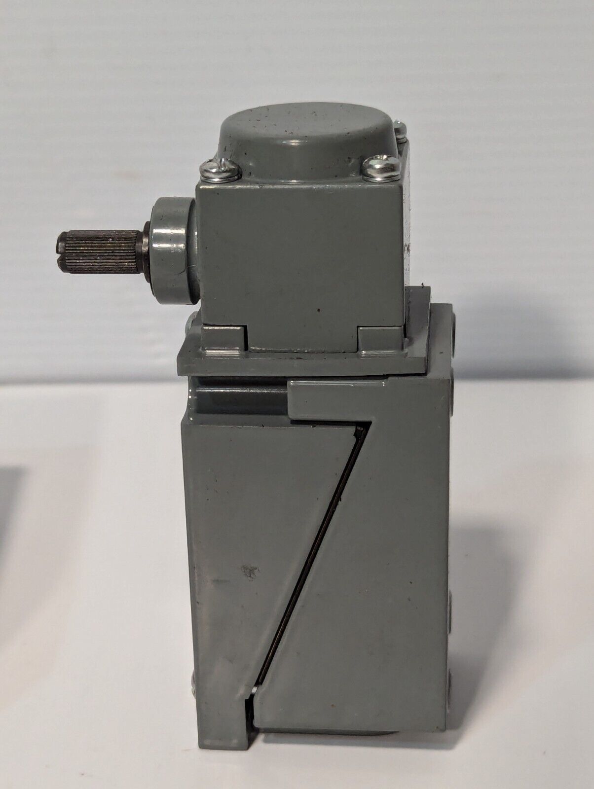 Allen Bradley 802T-NPTP Series J Oiltight Limit Switch