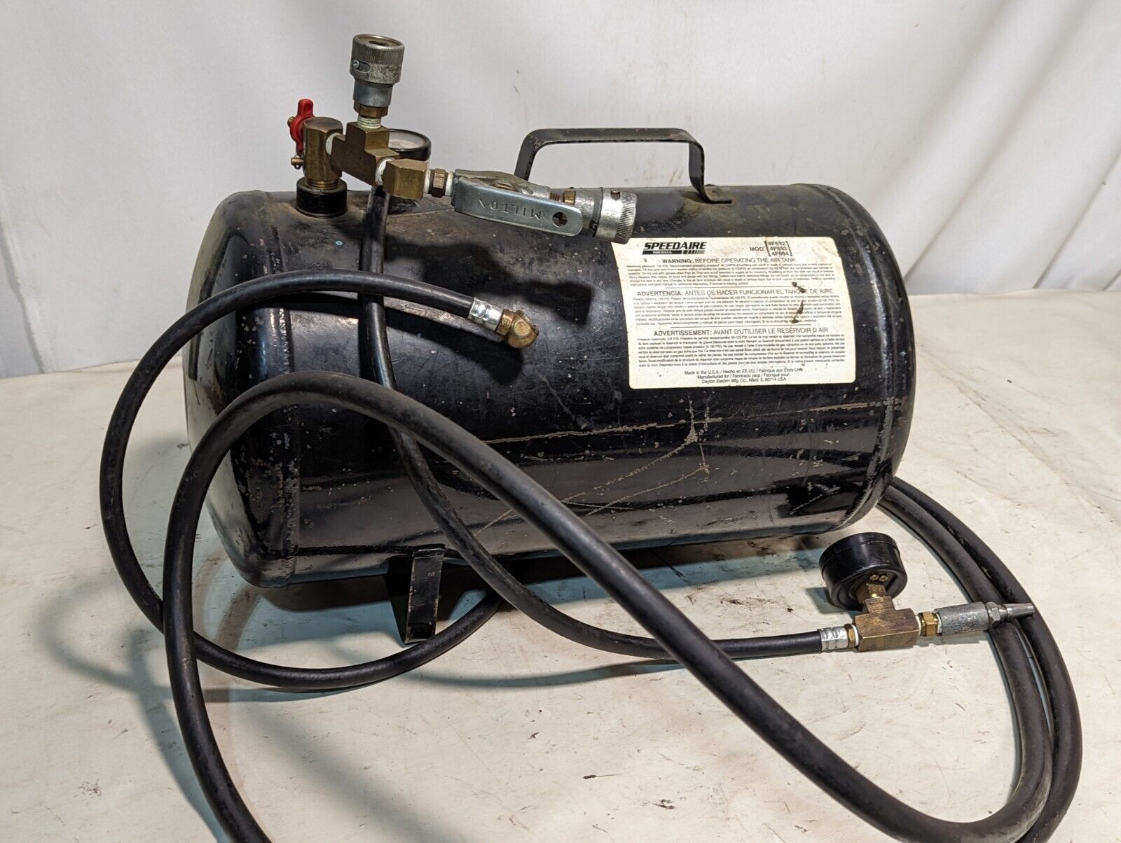 Speedaire 4F692(?) air tank