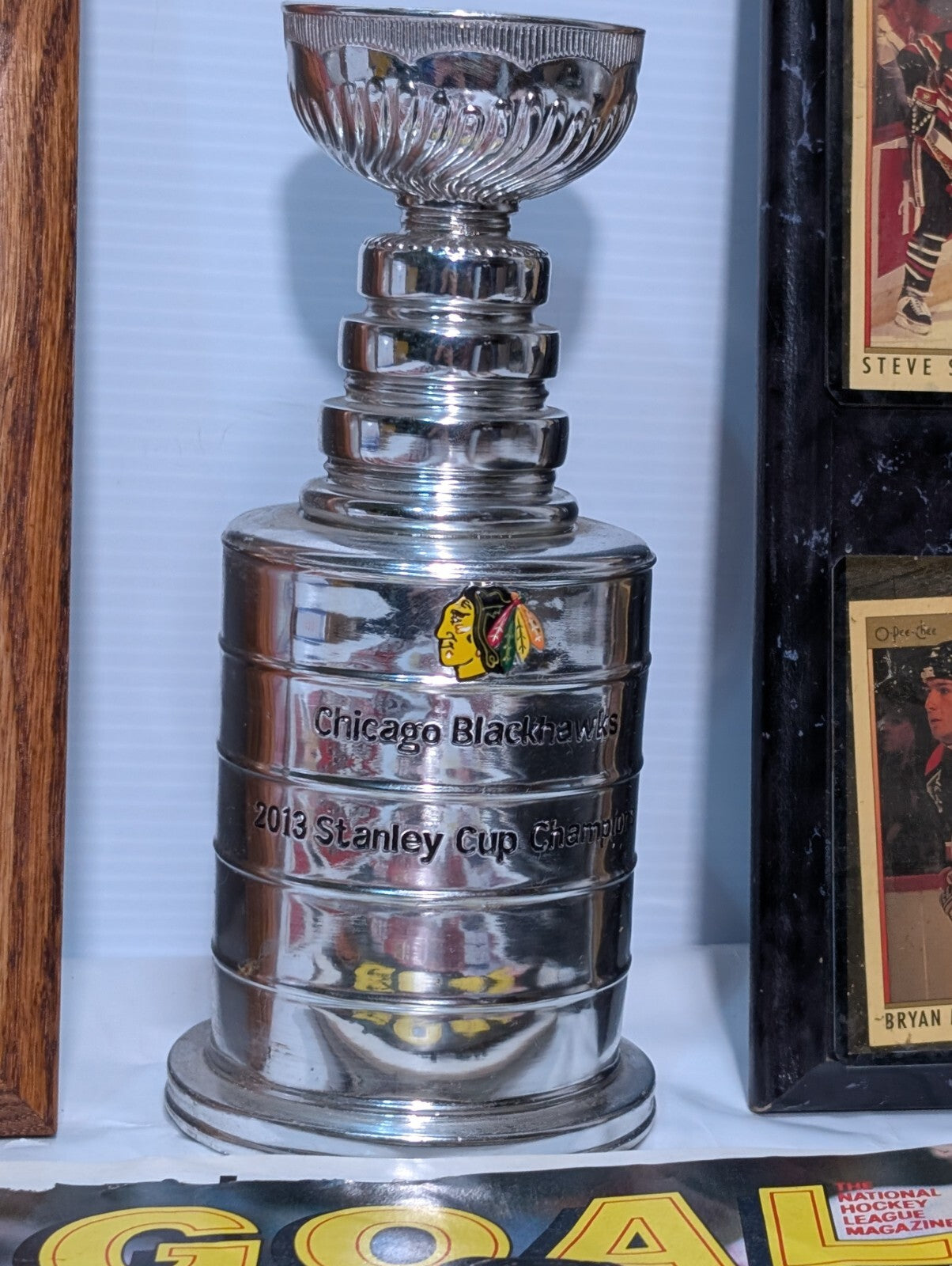 Lot of 10 Pieces - Chicago Blackhawks Collectables \ Memorabilia