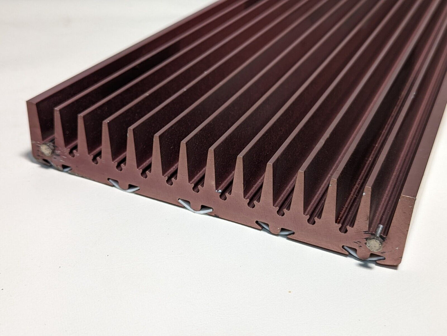 33.5 in long x 8 in wide x 1.5 in tall heat sink