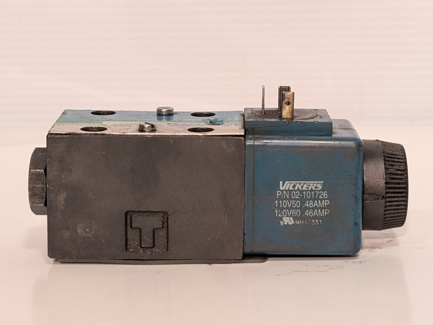 Vickers 02-101726 Solenoid Coil ONLY (DG4V-3S-2A-M-U-B5-60 Valve sold separate)