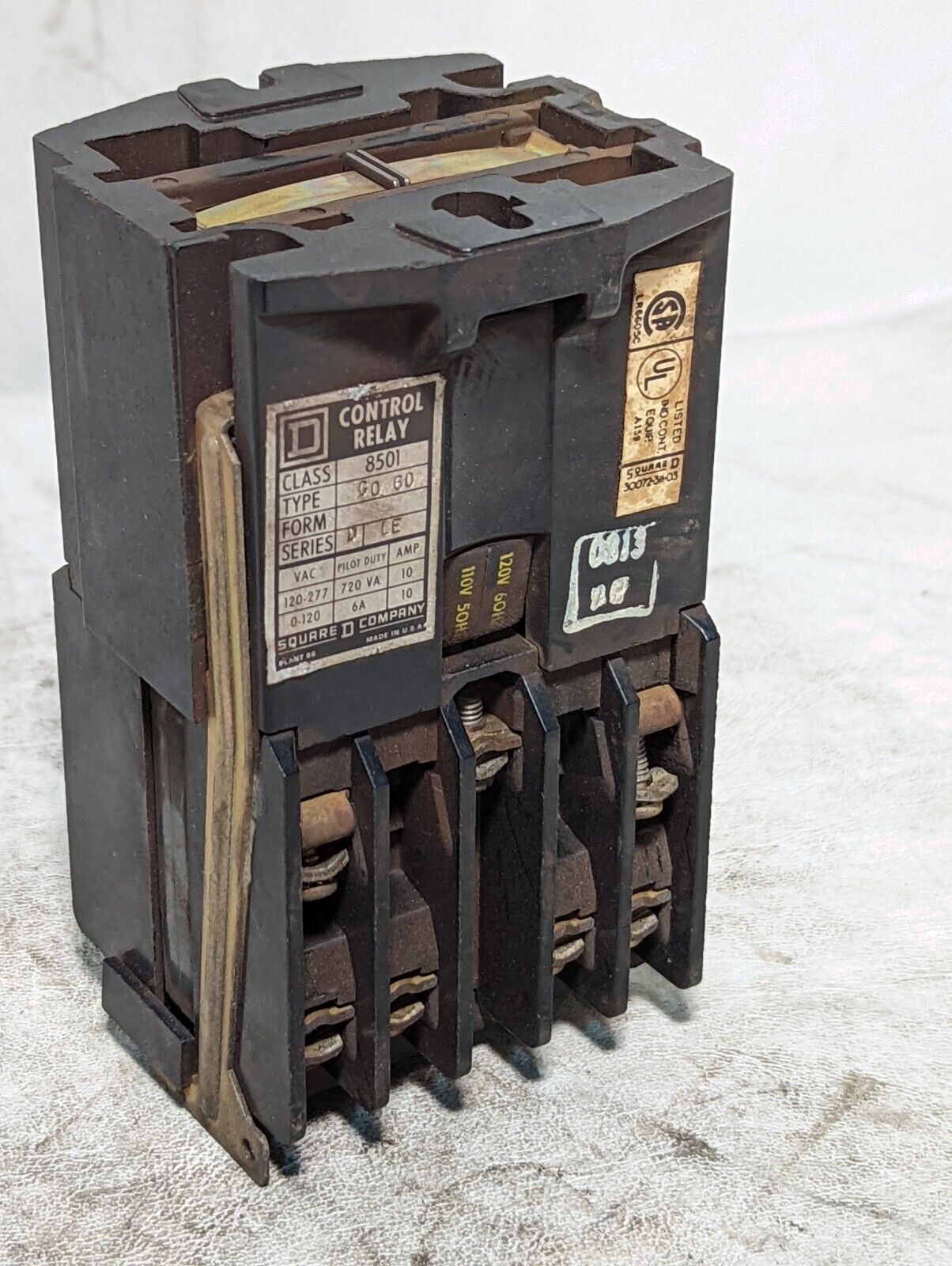 Square D 8501GO60 control relay, 110/120VAC coil