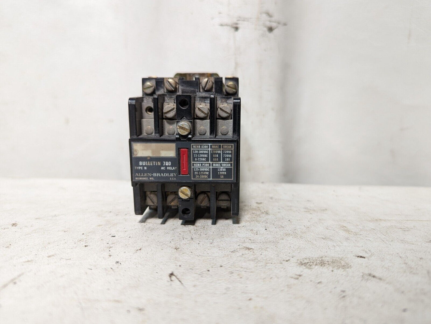 Allen-Bradley 700-N220A1 relay, type N, AC relay