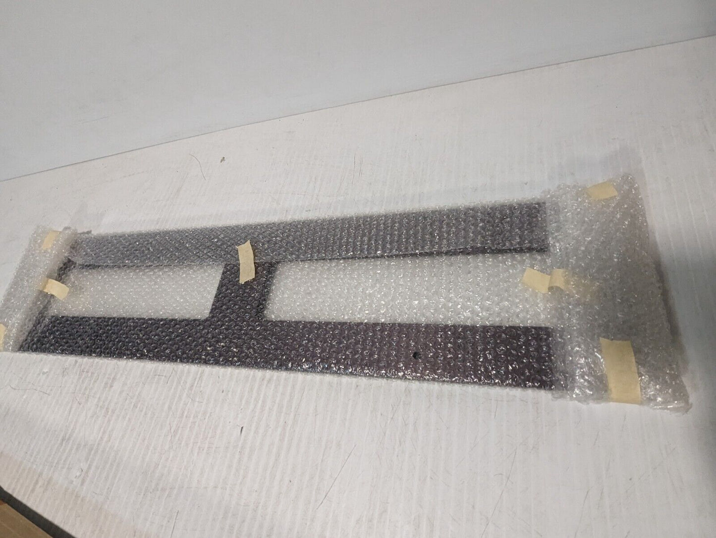 *Read* 3915-13-000-1757 165K220H Lifter Guide Plate w/Helicoils - Free Shipping