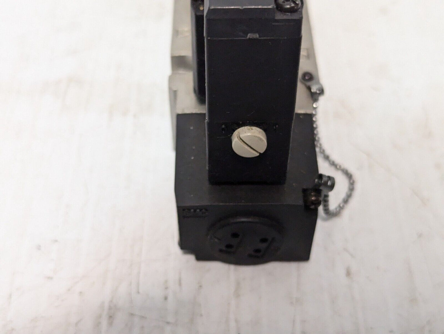 SMC NVFS3100-5FZB Pneumatic Solenoid Valve, 21-26vdc, 0.1 ~ 1 MPa -Free Shipping