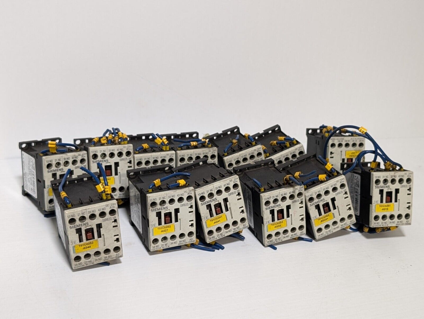 (13) Siemens Sirius 3RH1131-1BB40 Auxiliary Contactor 6A 24V 1.1kW 3 Pole Coil