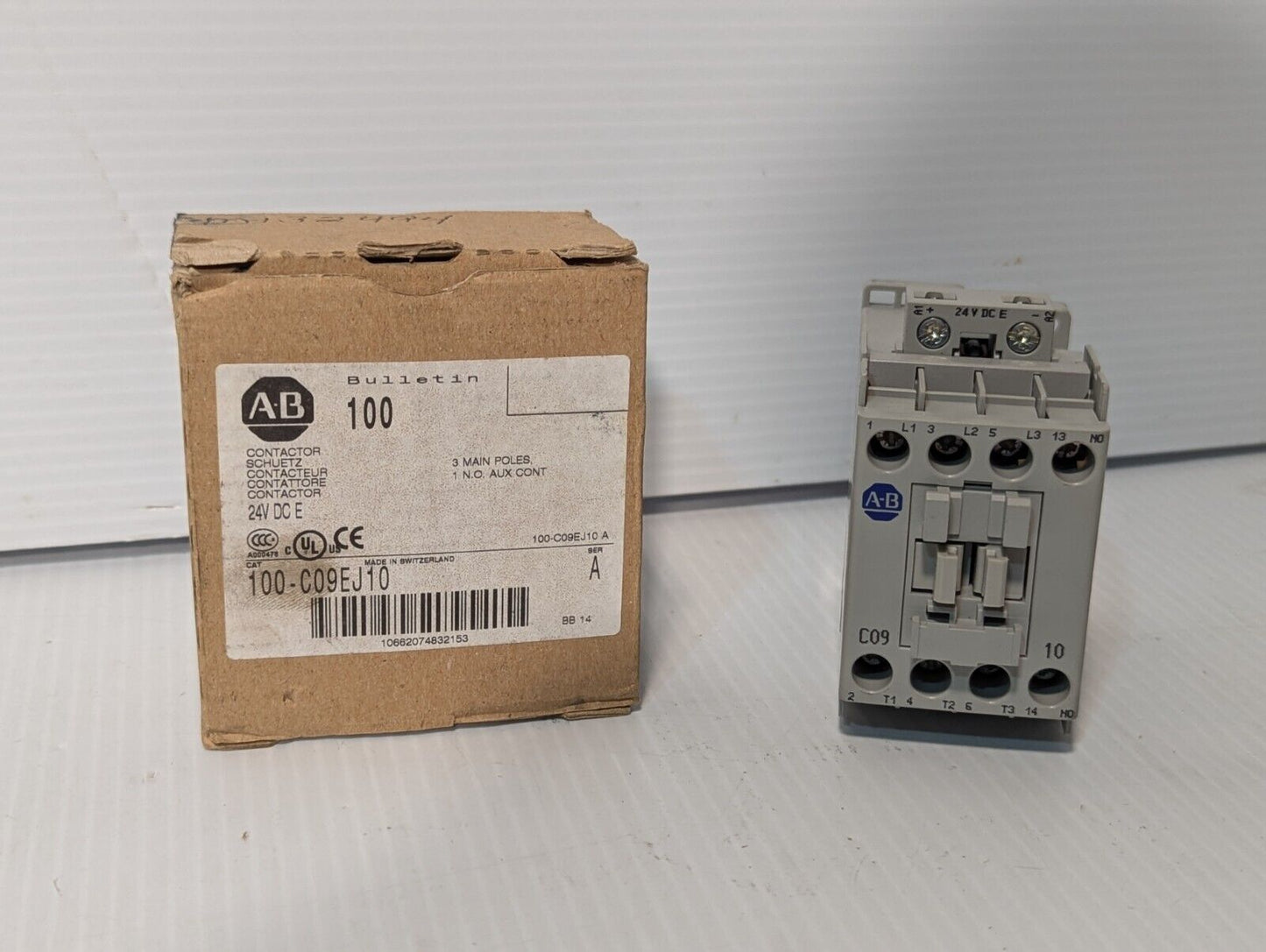Allen Bradley 100-C09EJ10 IEC Contactor, 24 VDC Coil, 100-C09E*10, New with Box