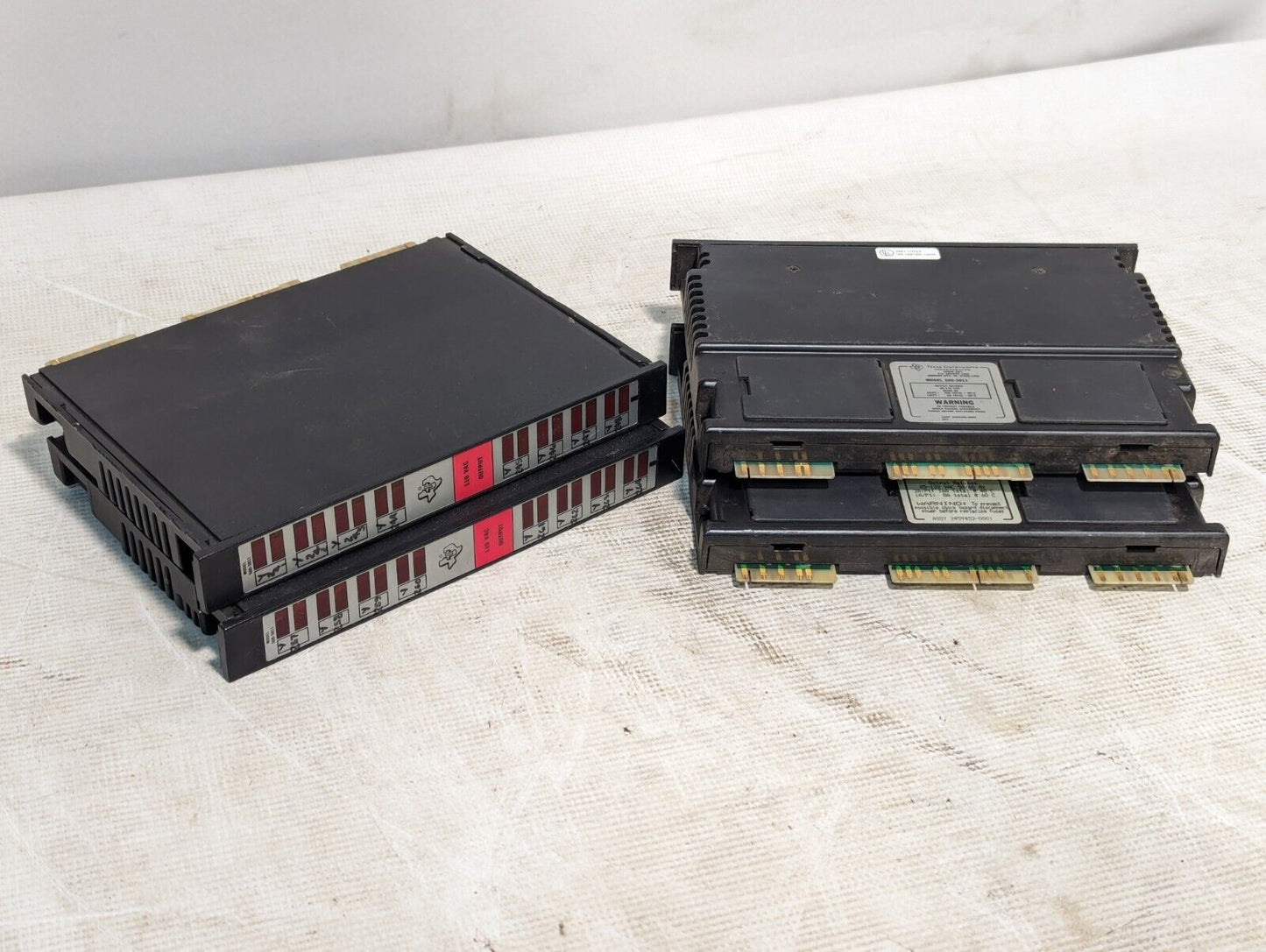 Texas Instruments model 500-5011 Output Module, 110 VAC