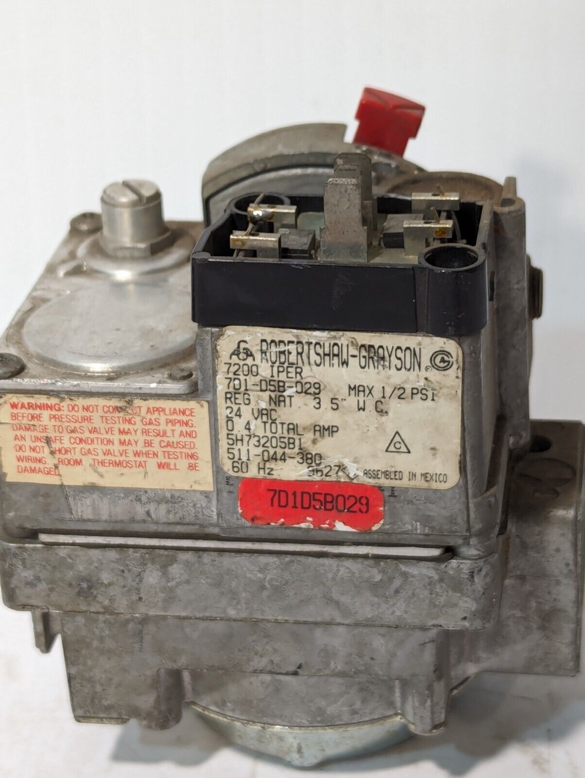 Robertshaw 7D1-D5B-029 Gas Valve, 24v, 1/2" inlet x 3/4" outlet - Free Shipping