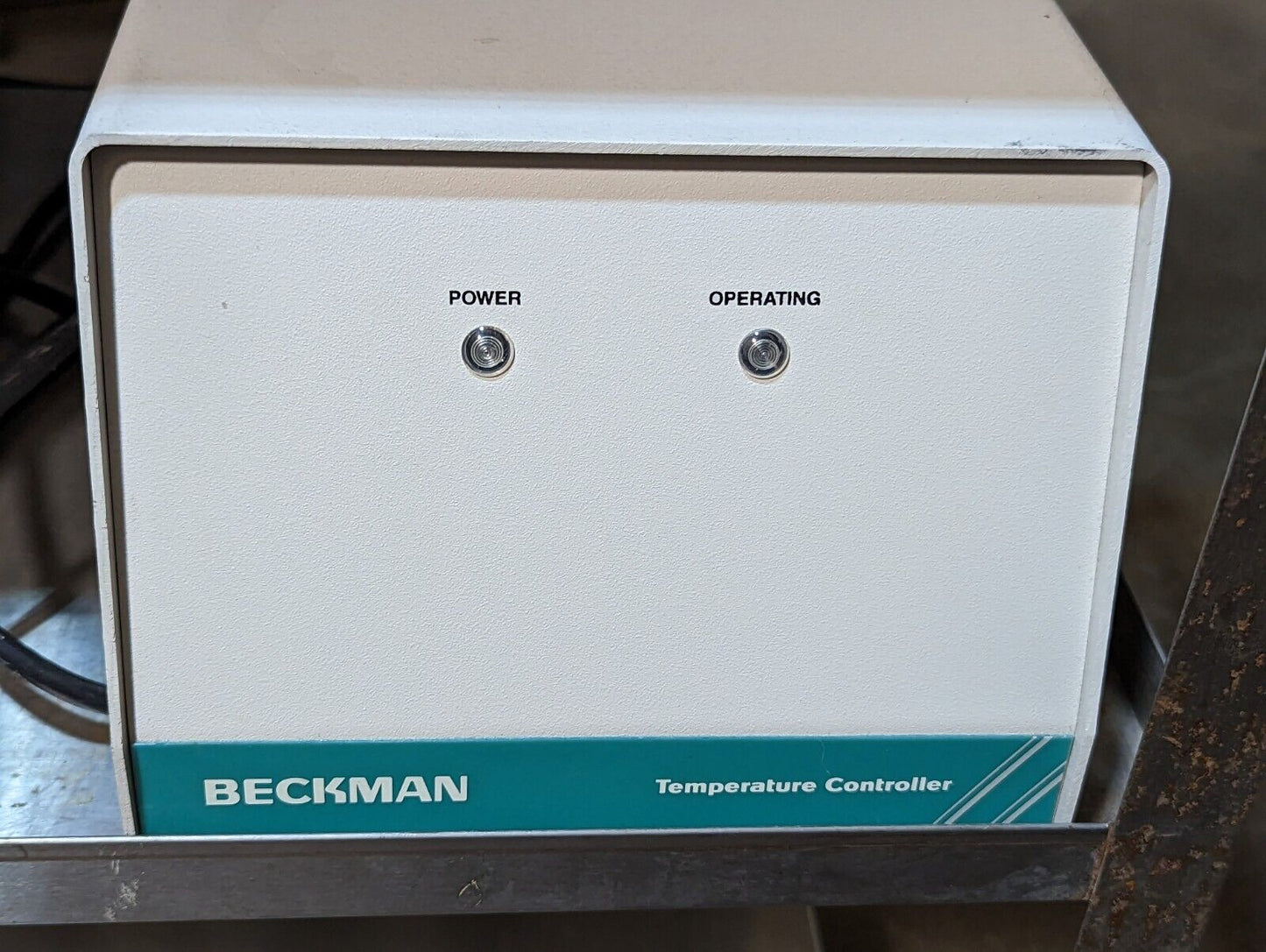 Beckman DU640 spectrophotometer with lots of accessories, manuals