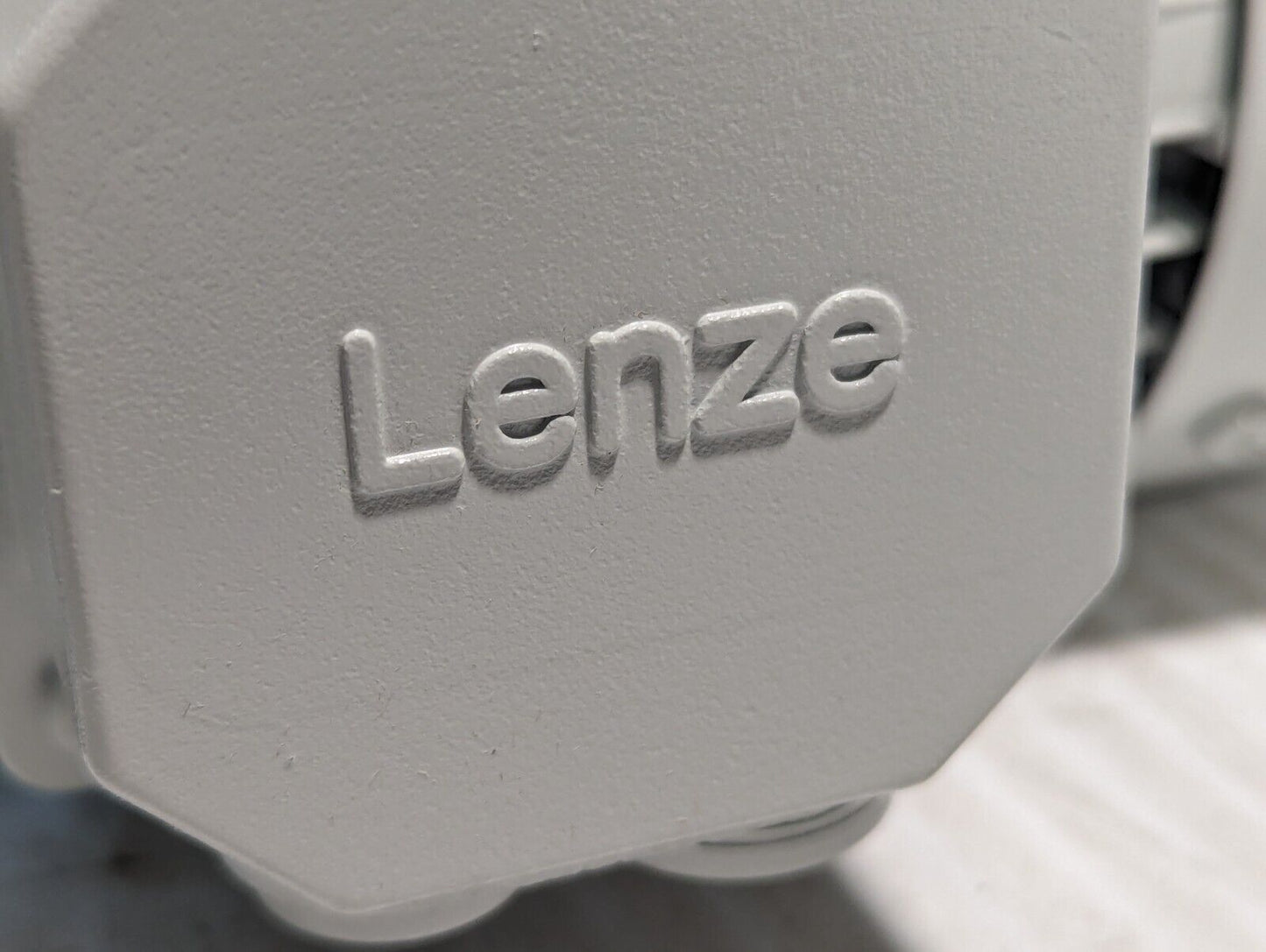 NEW Lenze GKR03-2M VBR 063C32 2-Stage Gearbox Motor - Free Shipping