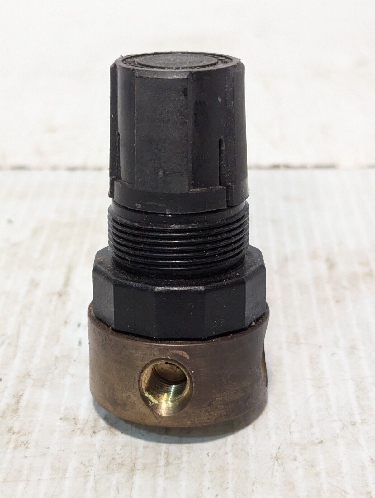 Watts R364-02CK Miniature Pressure Regulator 300 PSIG - Free Shipping