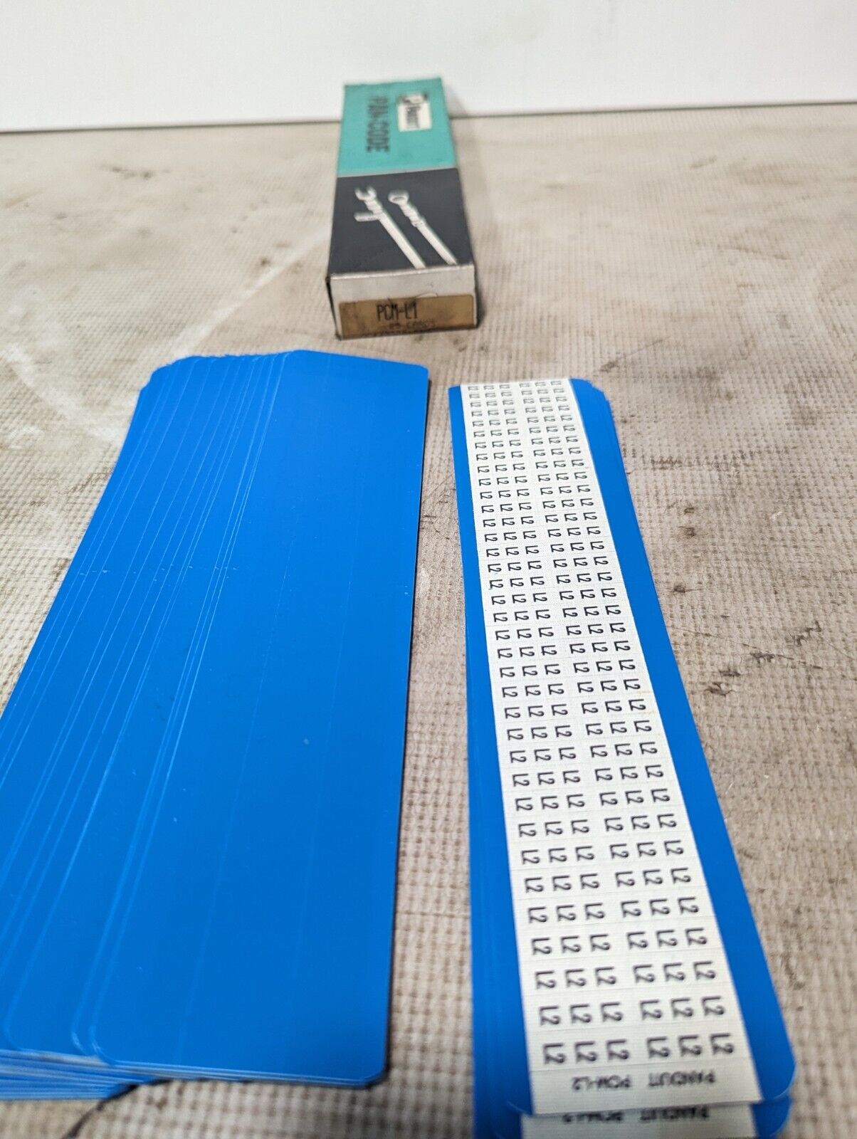 18 Panduit PCM-L1 Wire Labels & Markers, Pre-Printed WM Cards, Vinyl Cloth, .22W