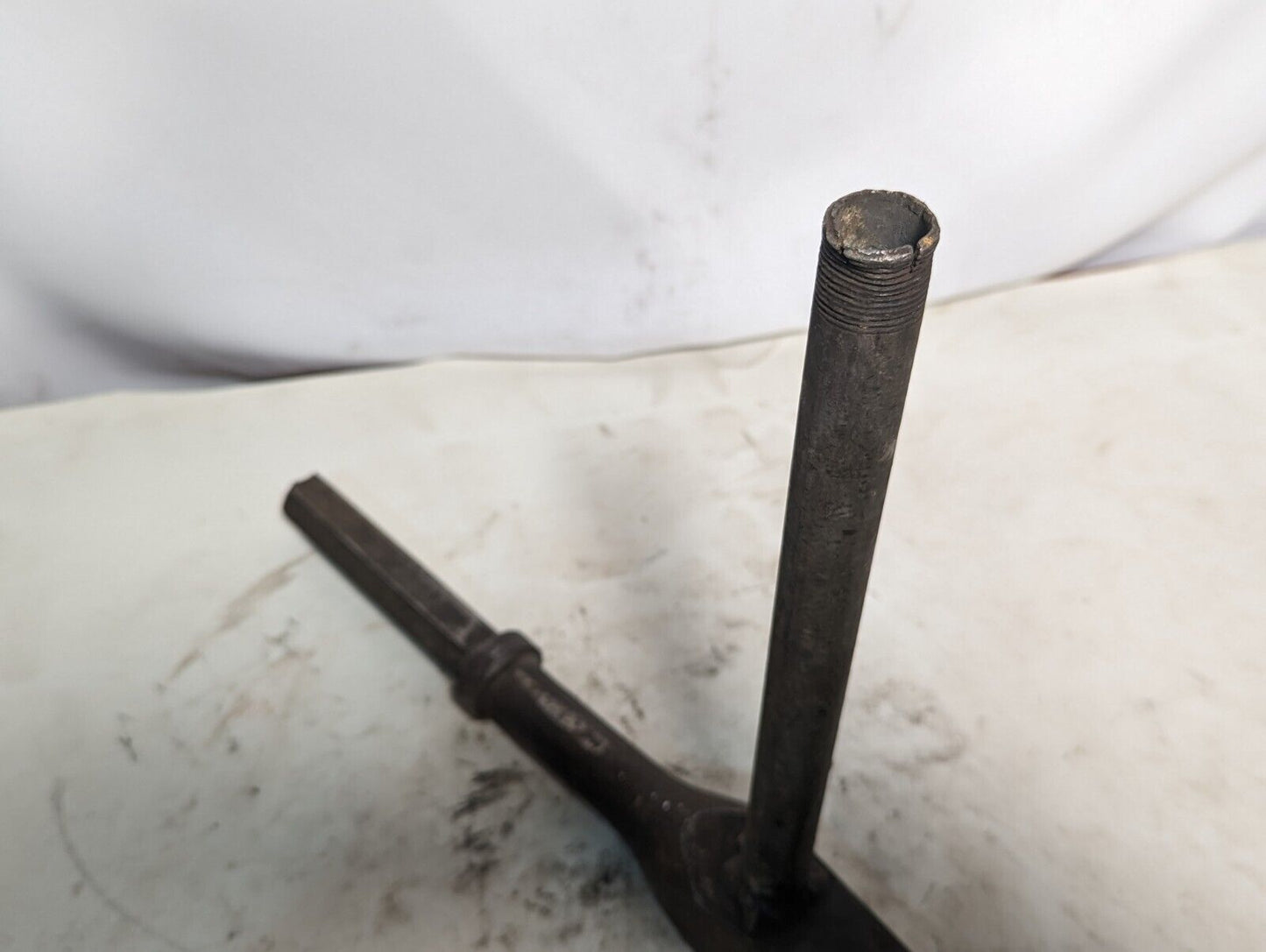 Specialty metal-working chisel w/handle from closing spring manufacturer, 21x14"