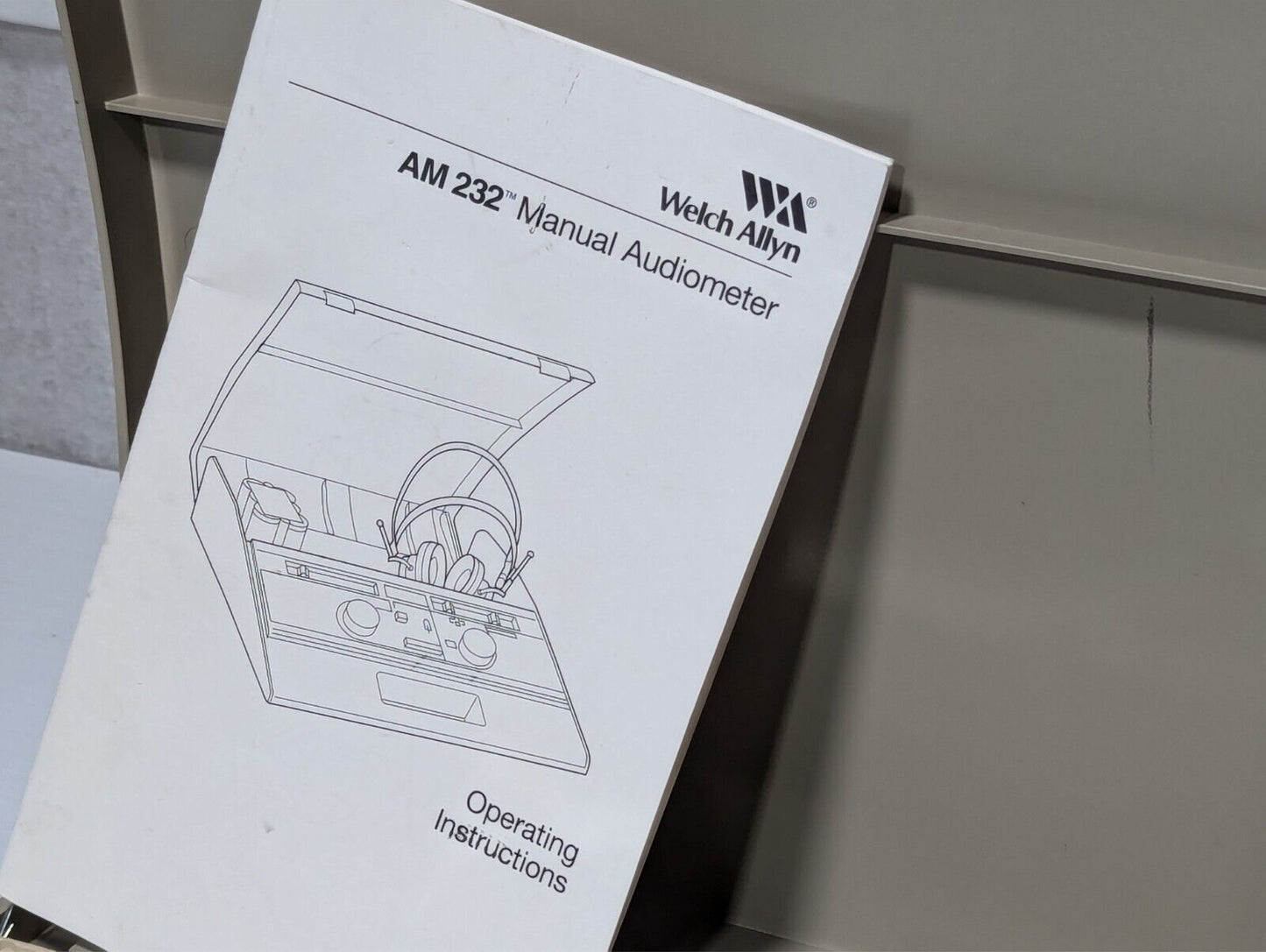 Welch Allyn AM 232 manual audiometer with manual and accessories as pictured