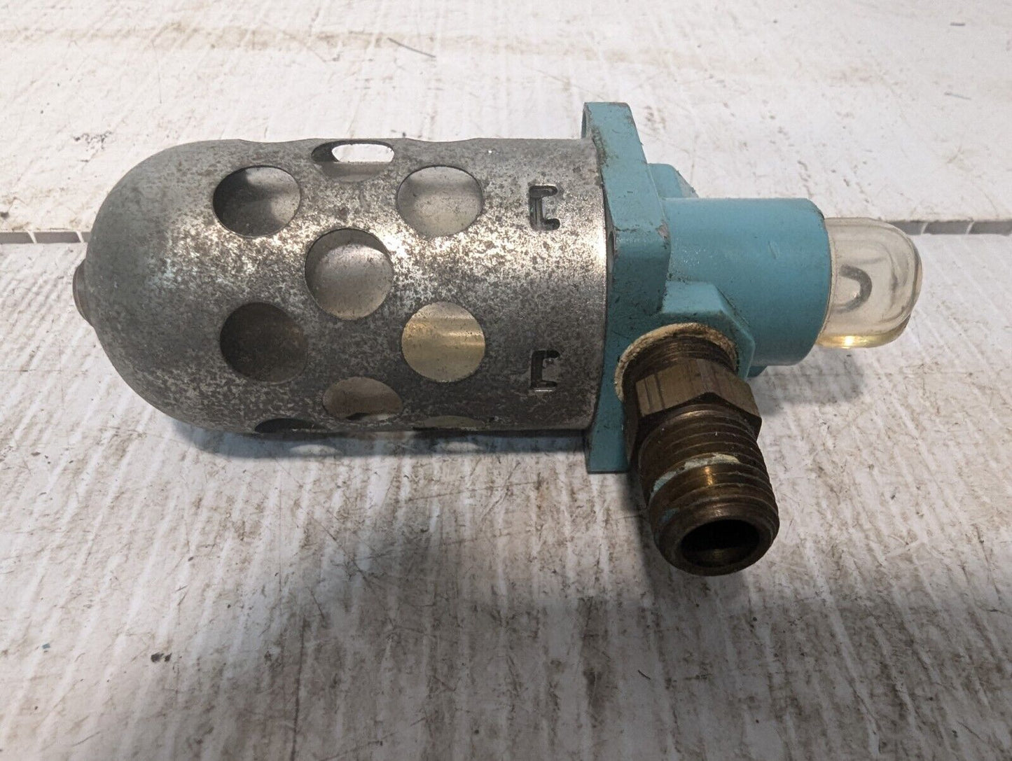 Wilkerson L00-02-000 Hydraulic Lubricator - Free Shipping+Returns