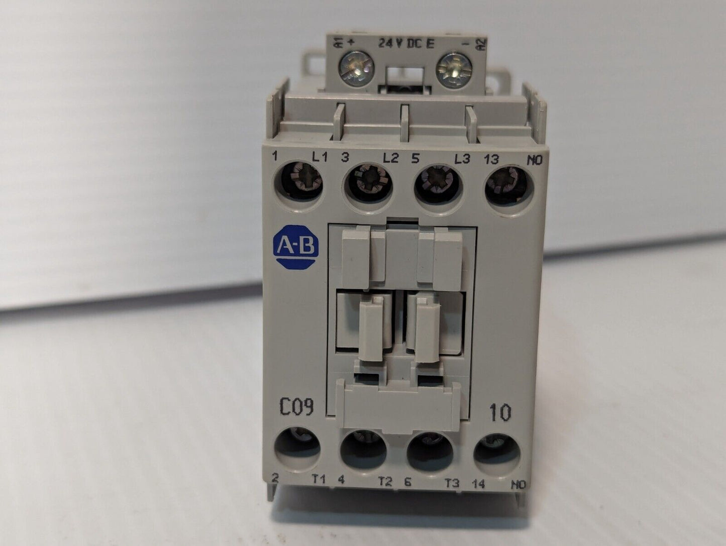 Allen Bradley 100-C09EJ10 IEC Contactor, 24 VDC Coil, 100-C09E*10, New with Box