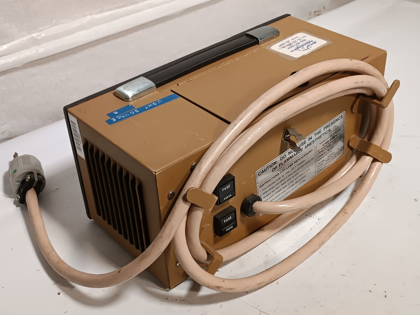 V. Mueller GU-7198 Dual Beam Fiber Optic Light Source 120V 50/60Hz