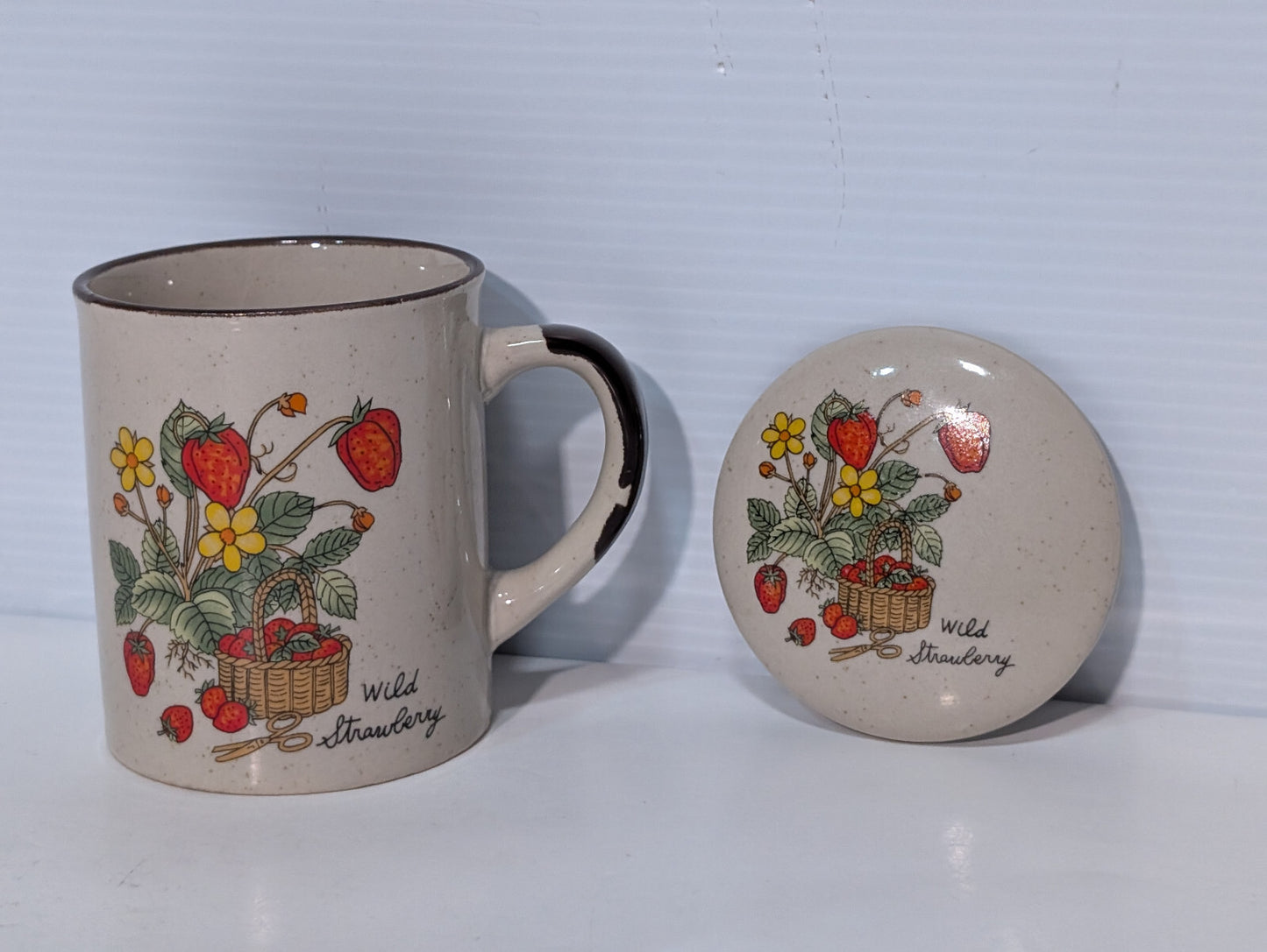 Vintage 1970s Covered, Lid, Coffee, Tea Mug Wild Strawberry, Speckled Stoneware