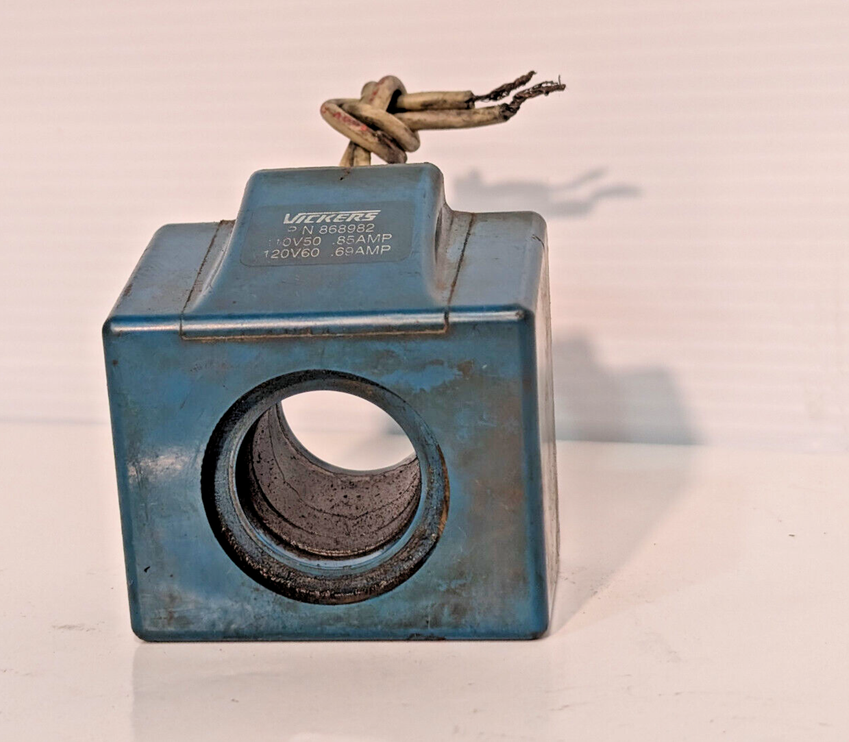 Vickers 868982 Solenoid Replacement Coil, 110/120V, 50/60Hz, .85/.69Amp