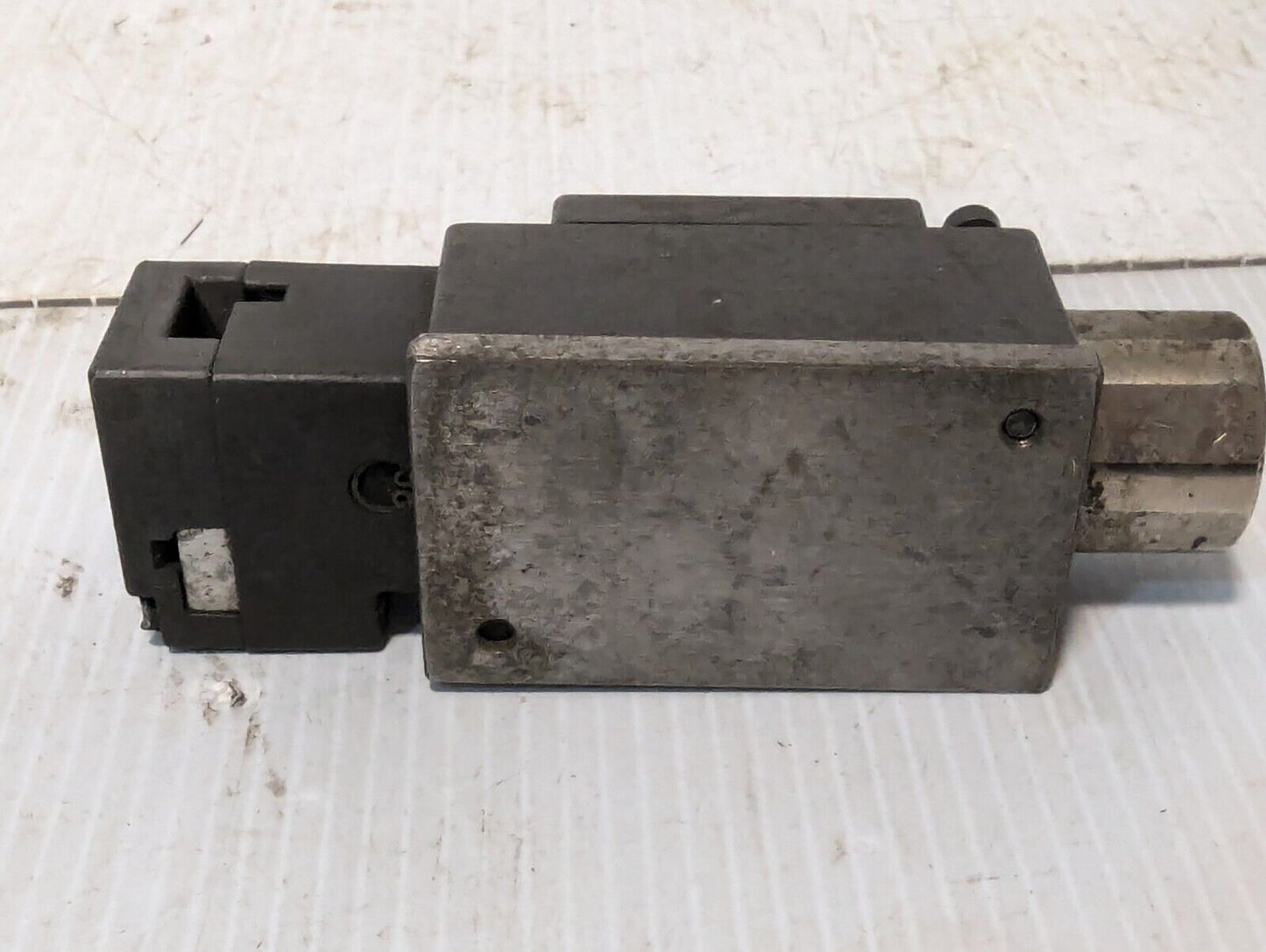 Euchner NZ1VZ-518 A Safety Switch Interlock 10AMP 250VAC, poor - Free Shipping